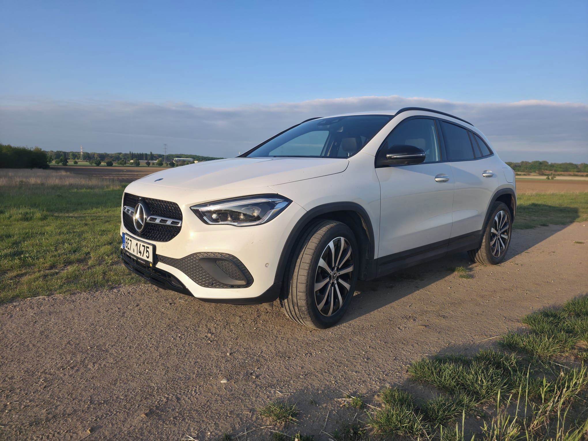 Mercedes-Benz GLA, Mercedes GLA 200d, top výbava - fotka 5