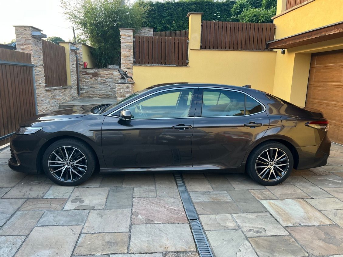 Toyota Camry, 2.5 Hybrid Executive,ČR,1maj. - fotka 2