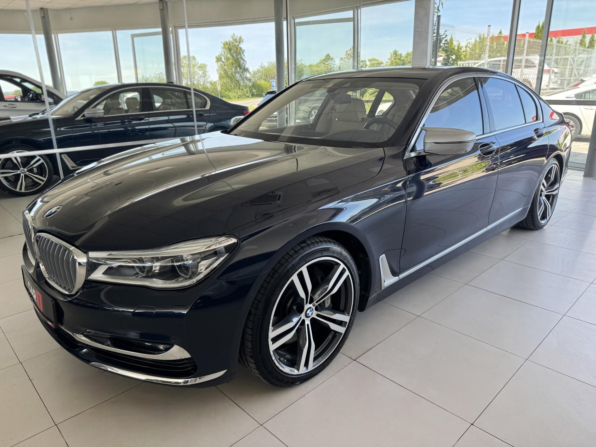 BMW Řada 7, 750i xDrive*Laser*NočníVidění - fotka 2