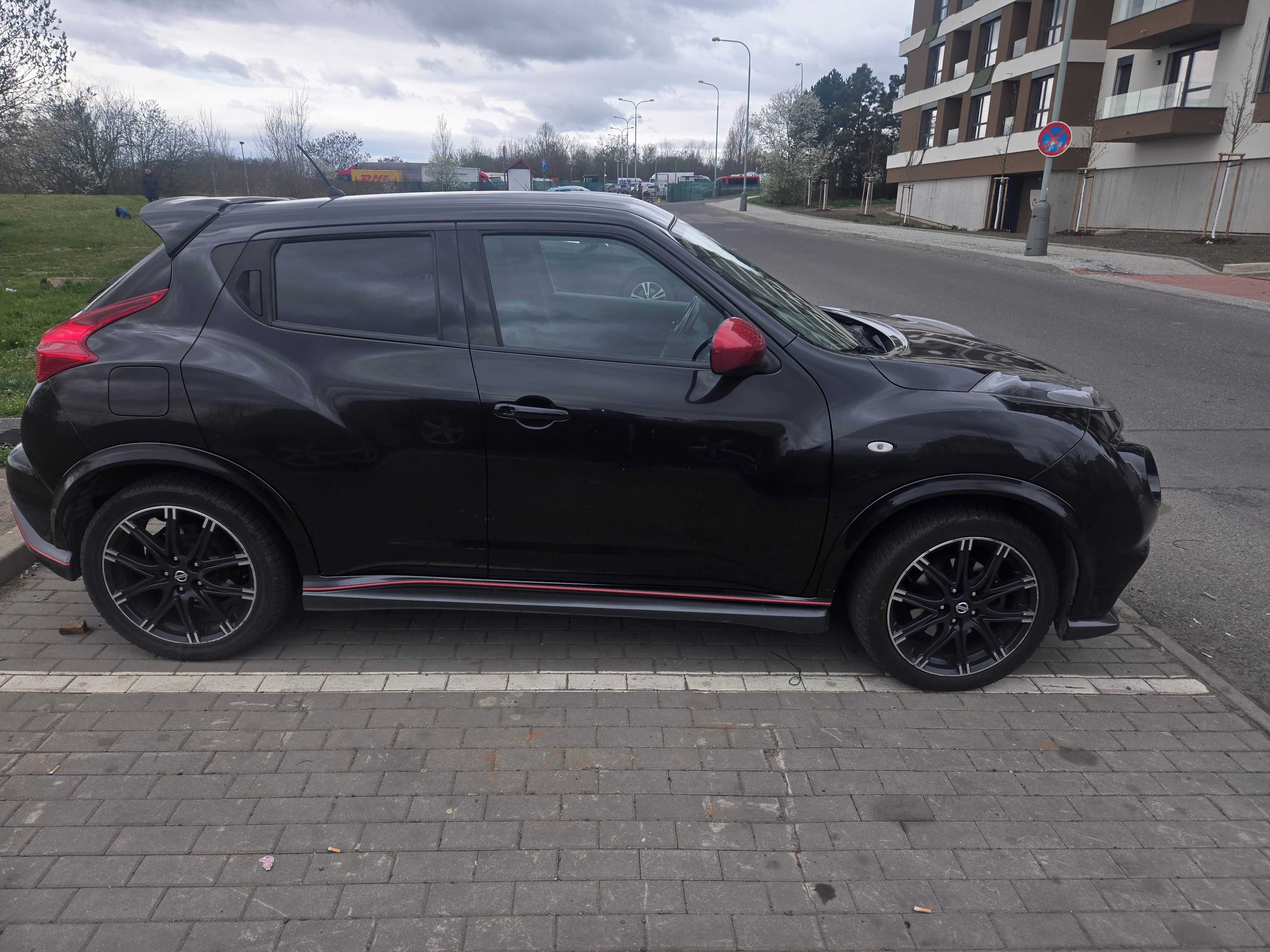 Nissan Juke, Nismo 4x4 1,6 DIG-T - fotka 6