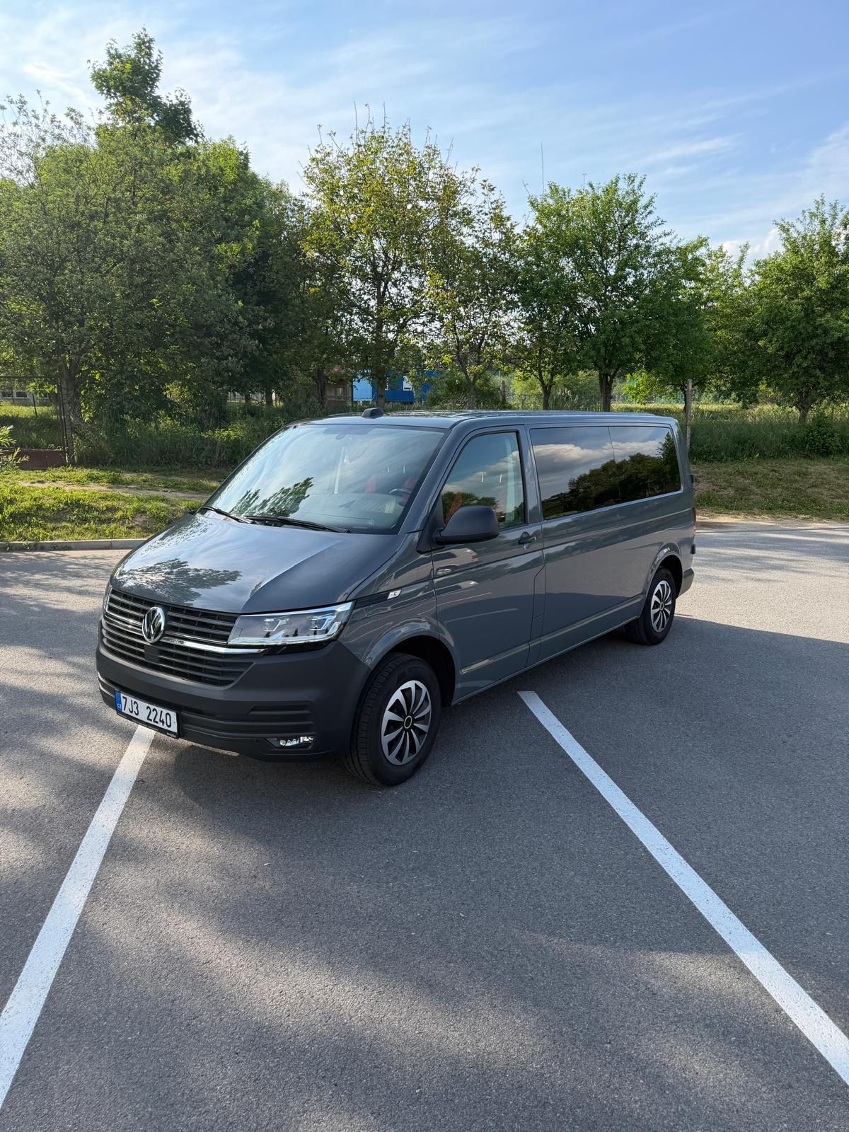 Volkswagen Transporter, 110kw,Long,8 míst,tažné...