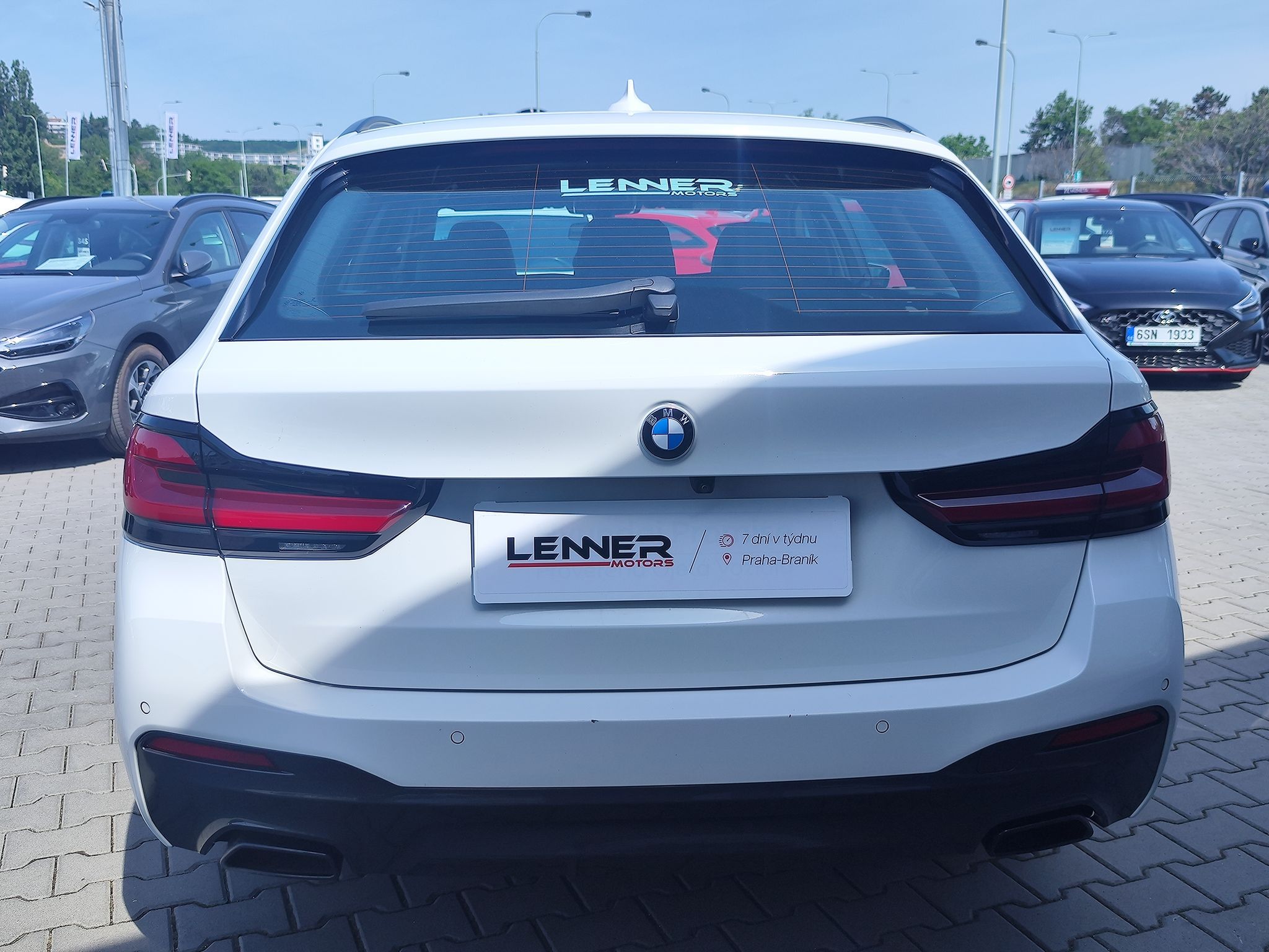 BMW Řada 5, 520d/140kW xDrive Touring AT - fotka 6