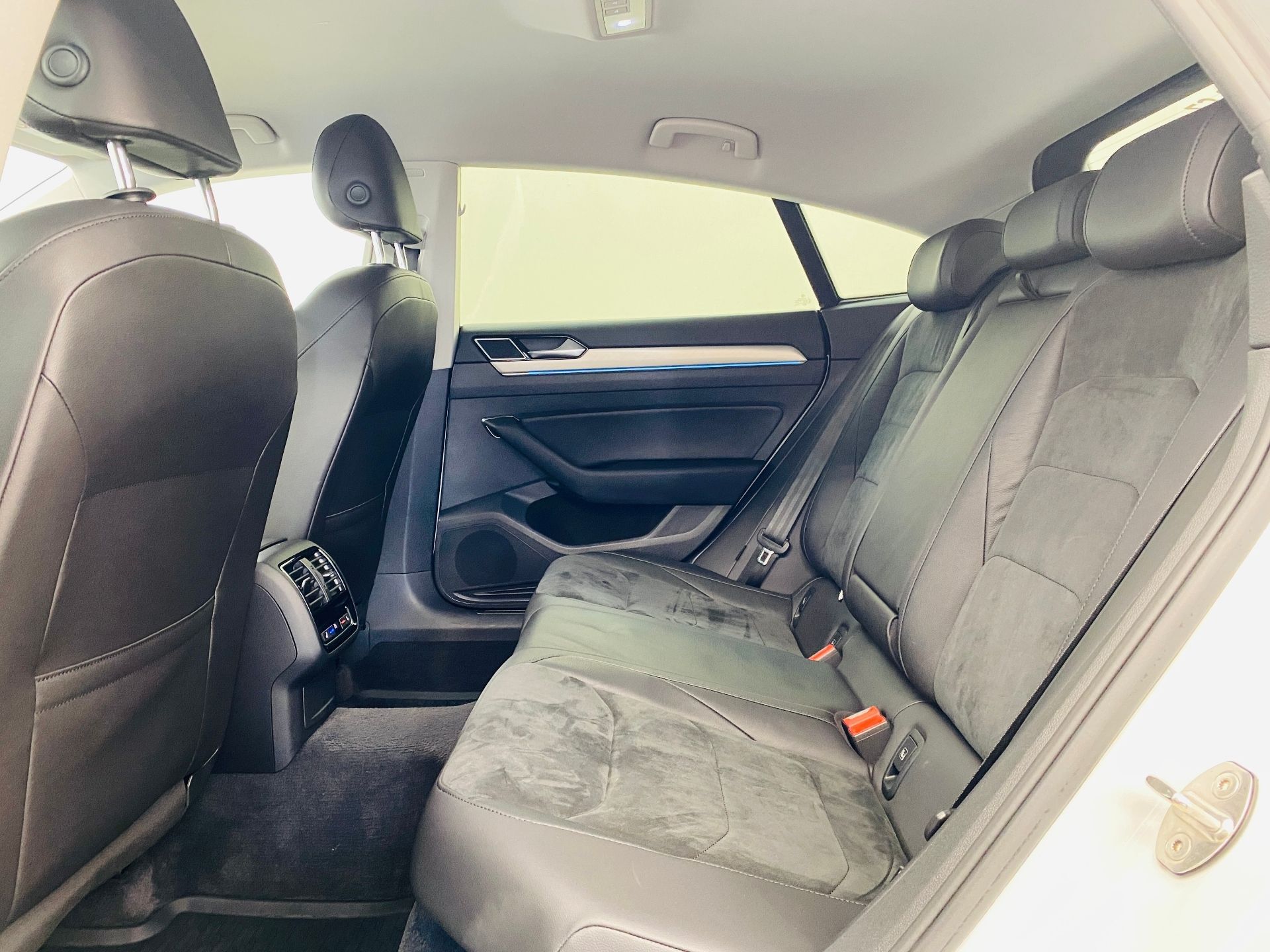 Volkswagen Arteon, 2.0 BiTDI DSG 4Motion Elegance - fotka 6
