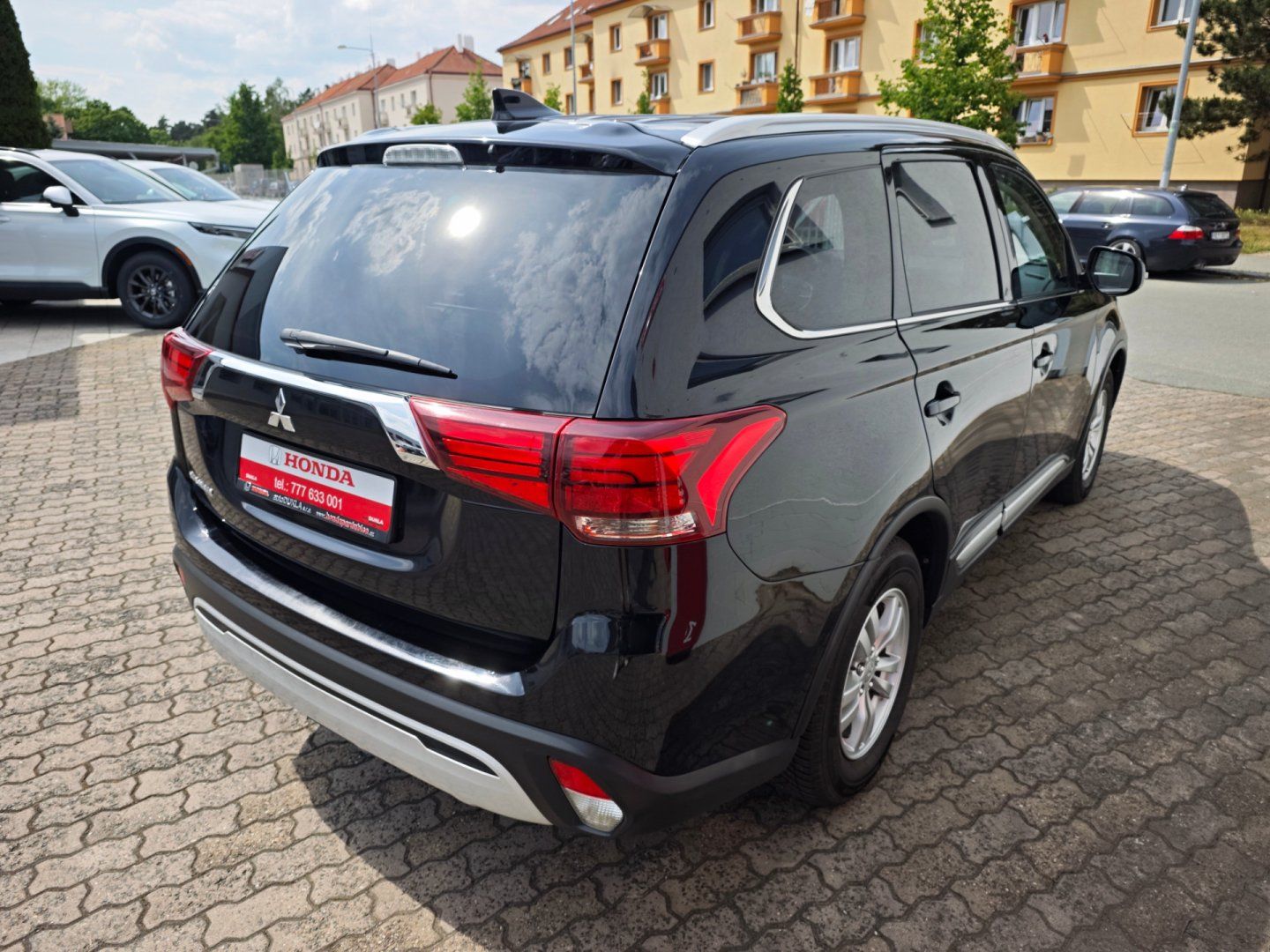 Mitsubishi Outlander, 2.0 Mivec Diamant 2WD Kamera - fotka 5
