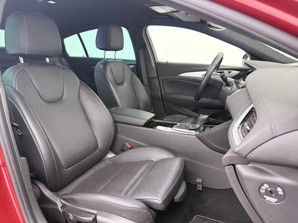 Opel Insignia, 2.0T 147kW Aut.ULTIMATE DPH TZ - fotka 5