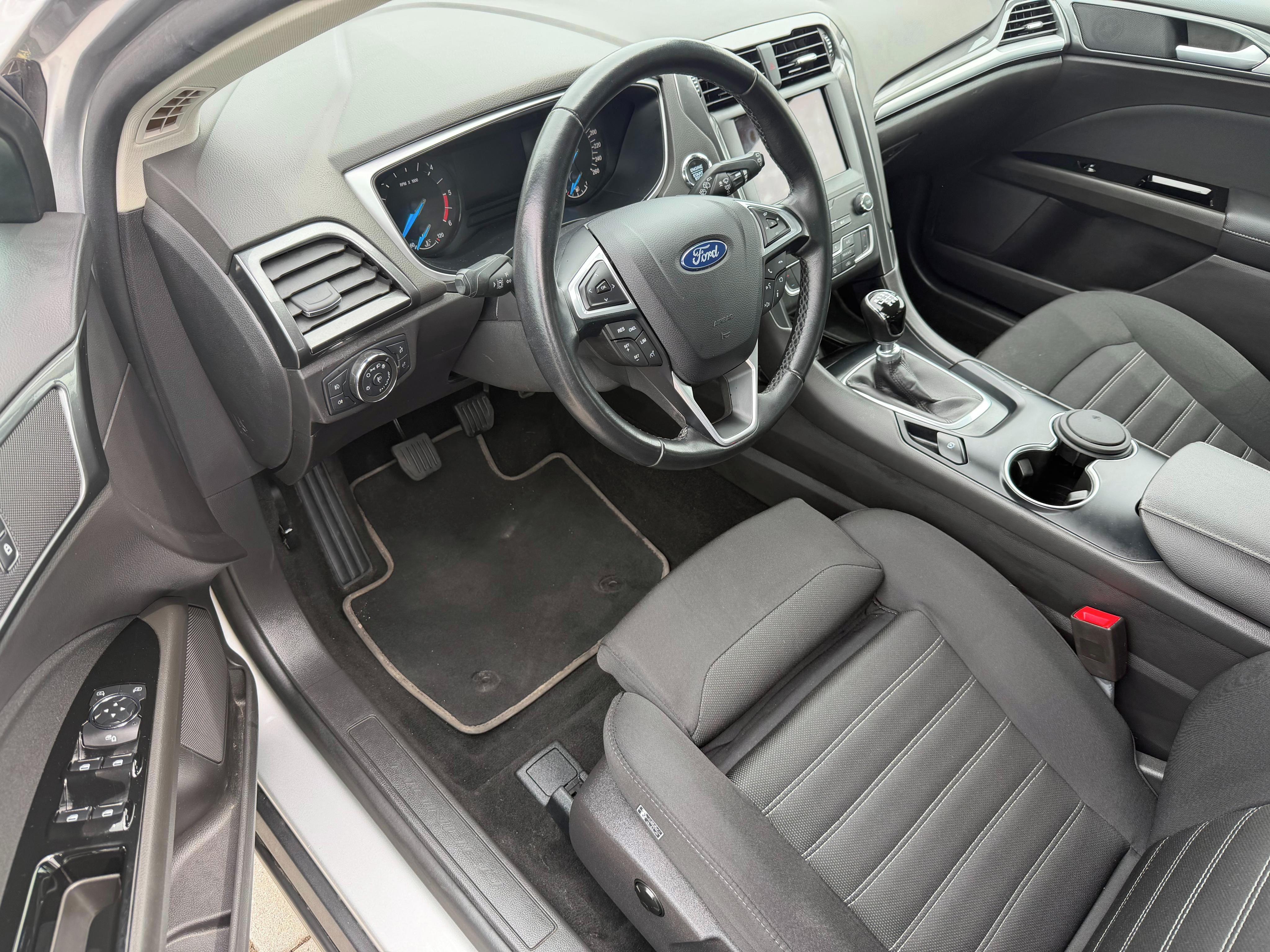 Ford Mondeo, 2,0 Tdci 110kW Trend serviska - fotka 6