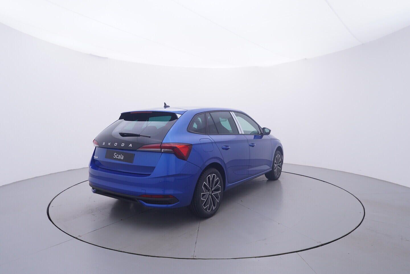 Škoda Scala, Dynamic 1,0 TSI 85 kW - fotka 5