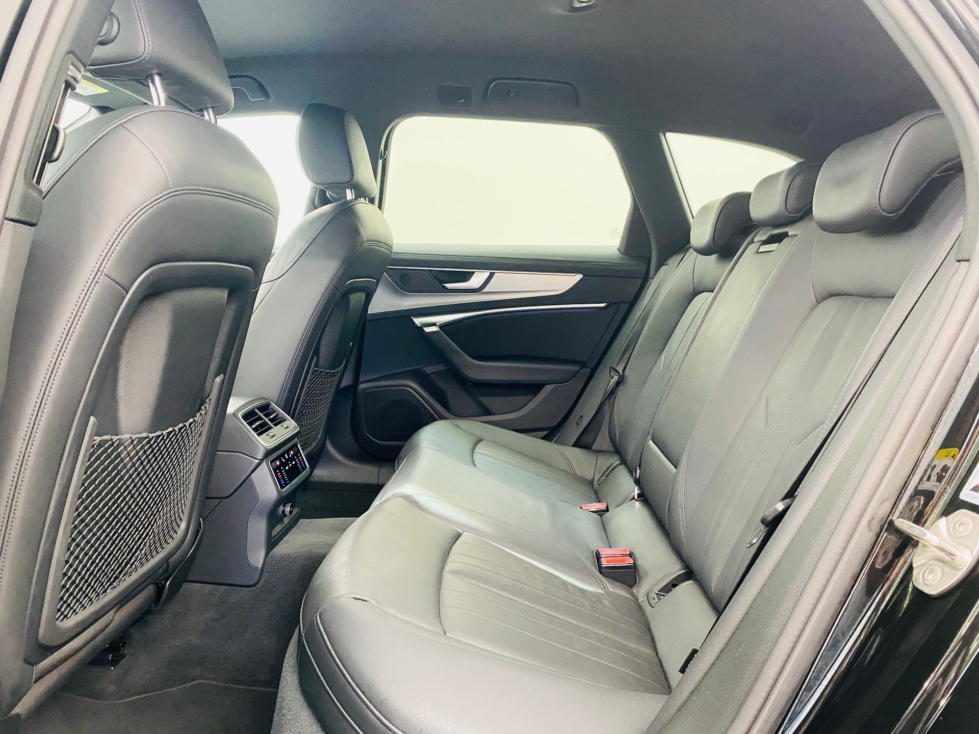 Audi A6, 40 TDI  Avant Sport - fotka 6