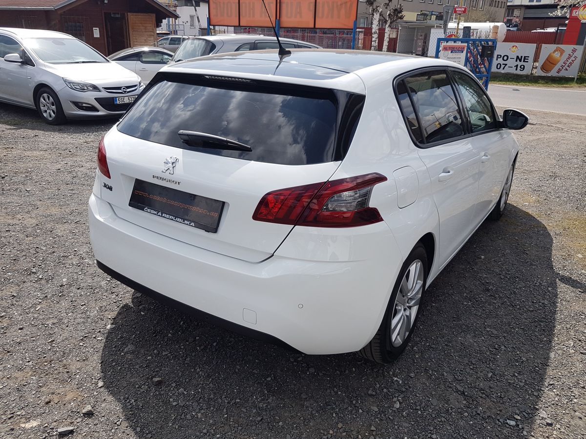 Peugeot 308, 1.2i 81KW NAVI HEZKÝ VŮZ - fotka 6