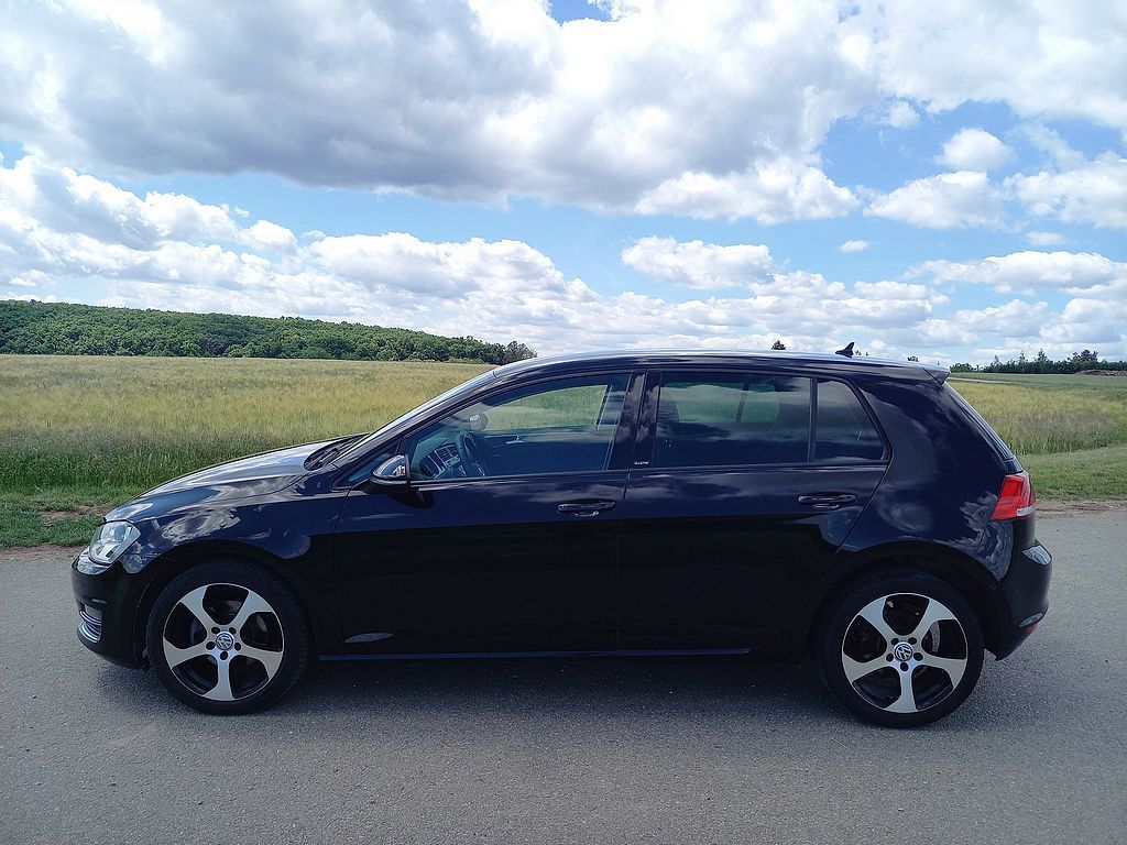 Volkswagen Golf, 1.6Tdi 81kw DSG+klima+alu+Navi - fotka 5