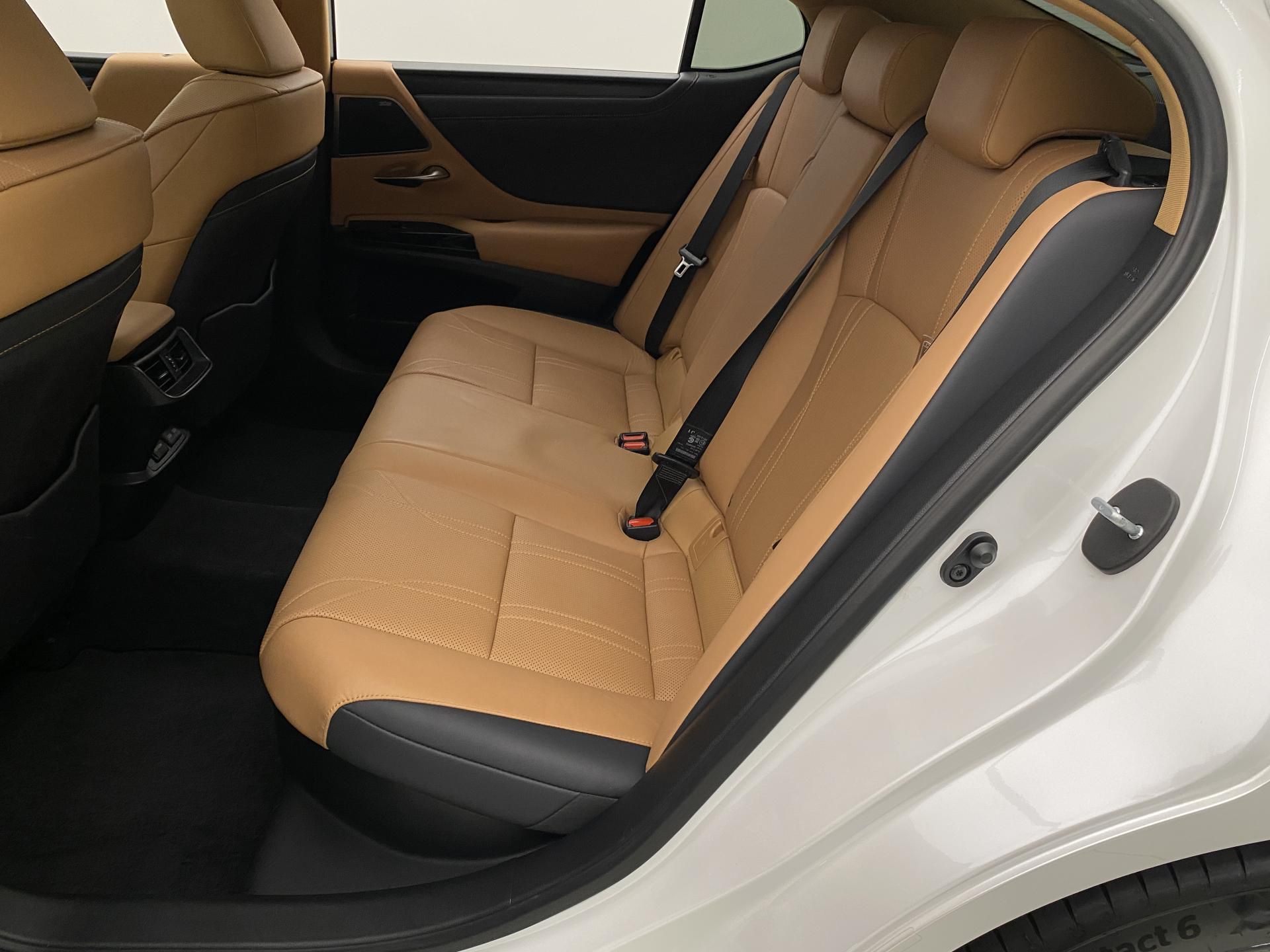 Lexus ES 300h, 2.5 HEV LUXURY AUT CZ - fotka 5