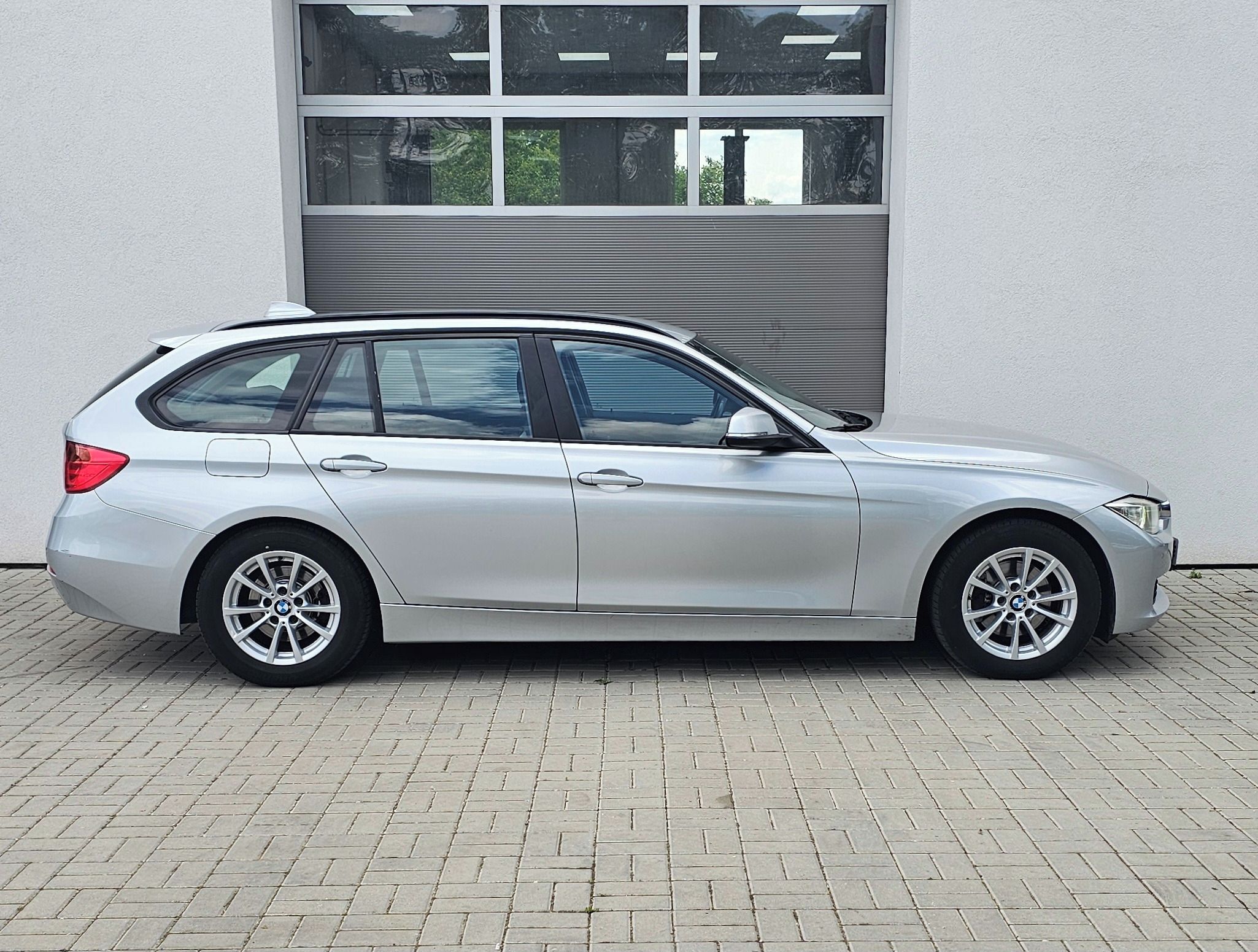 BMW Řada 3, 320d - fotka 5