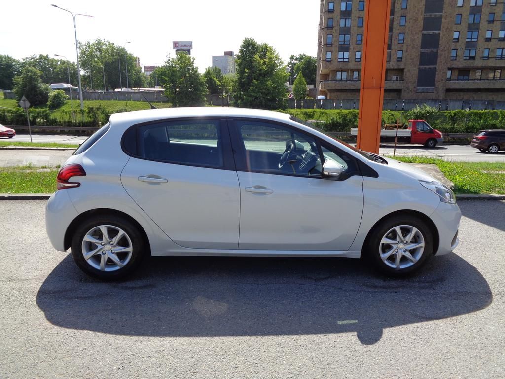 Peugeot 208, 1.2i KOUPENO ČR, 1.MAJITEL - fotka 5