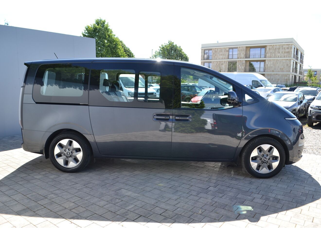Hyundai Staria, 2.2CRDi PREMIUM A/T- 9 MÍST - fotka 5