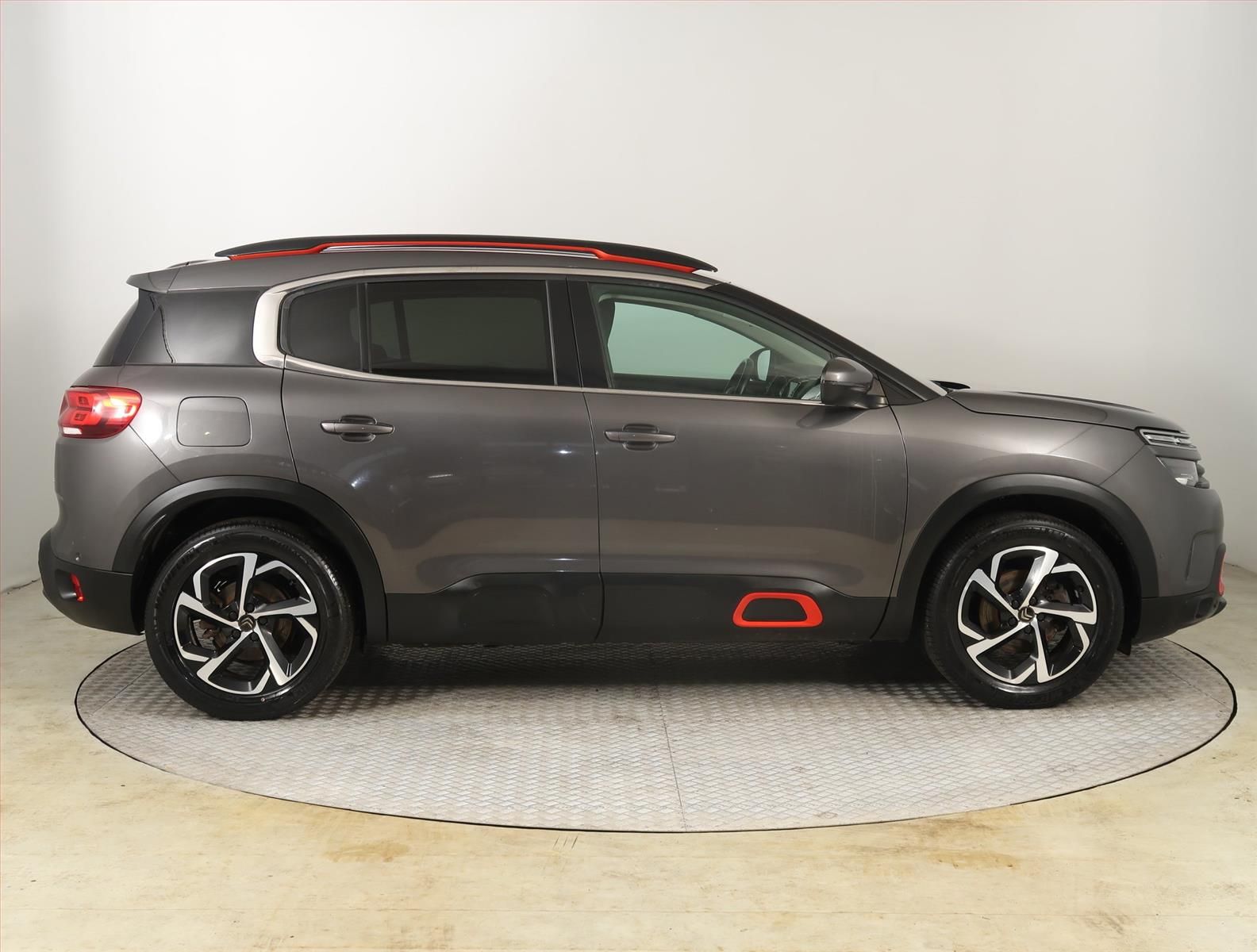 Citroën C5 Aircross, PureTech 130, ČR,1.maj - fotka 6