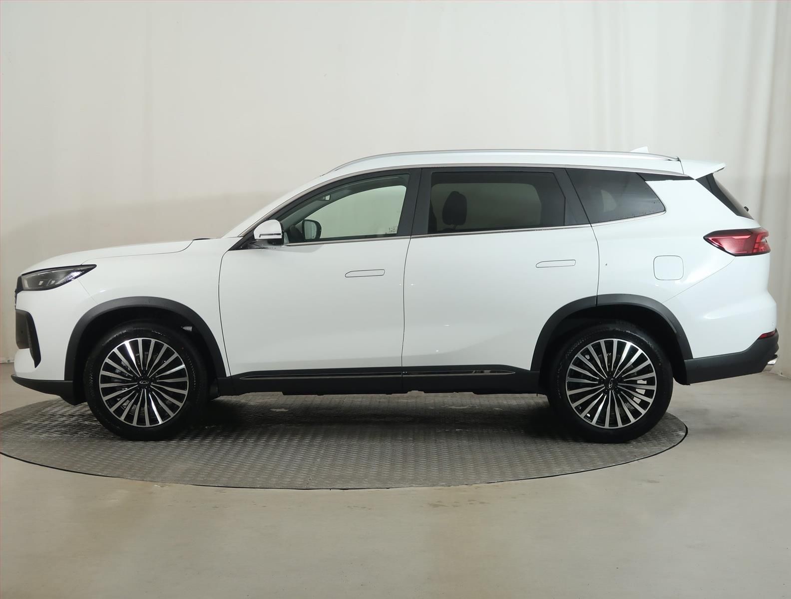 Chery Tiggo 8, 1.6 TGDI, UNIQUE, Ad. tempomat - fotka 3