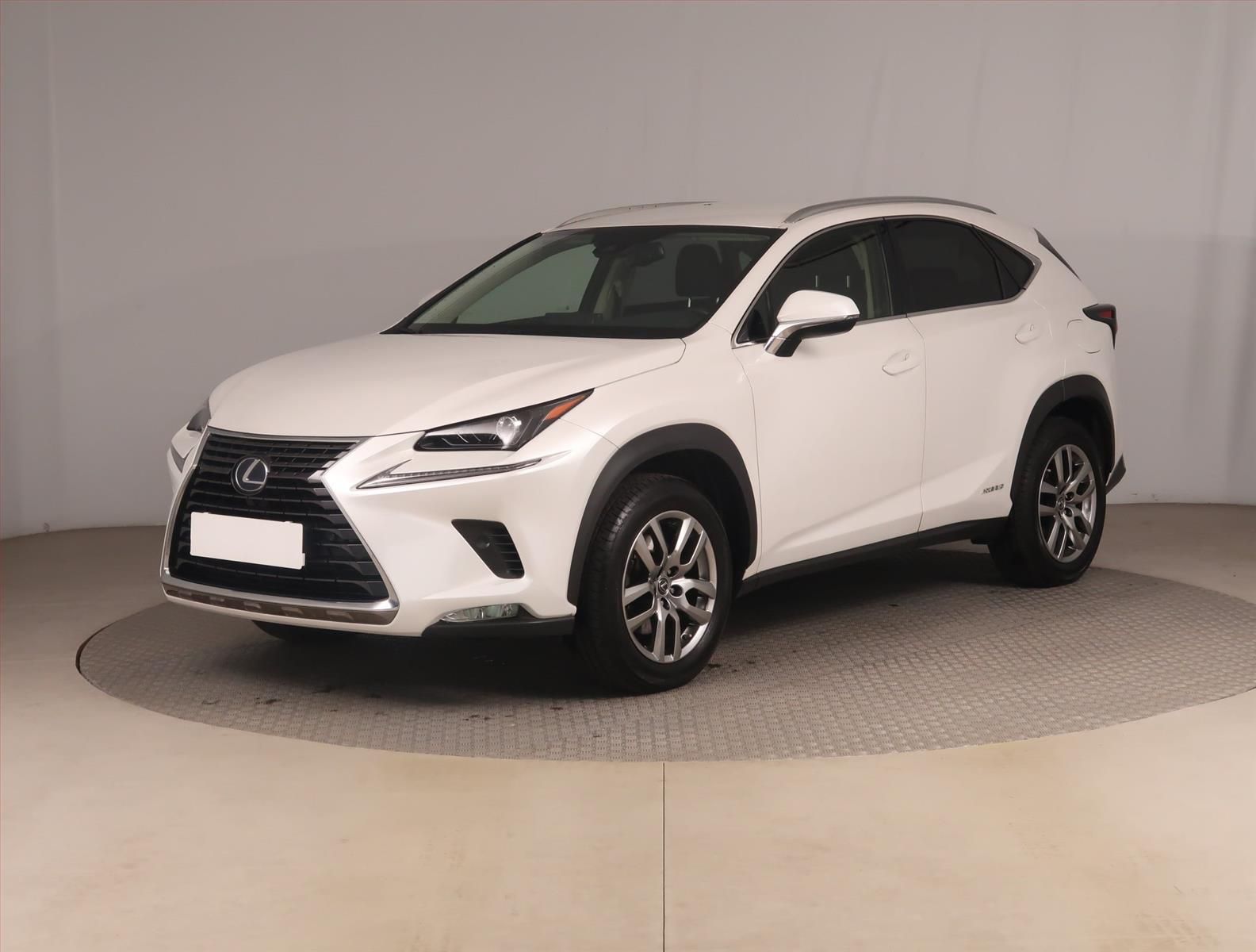 Lexus NX 300h, 300h, 4X4, Automat, ČR,1.maj - fotka 2
