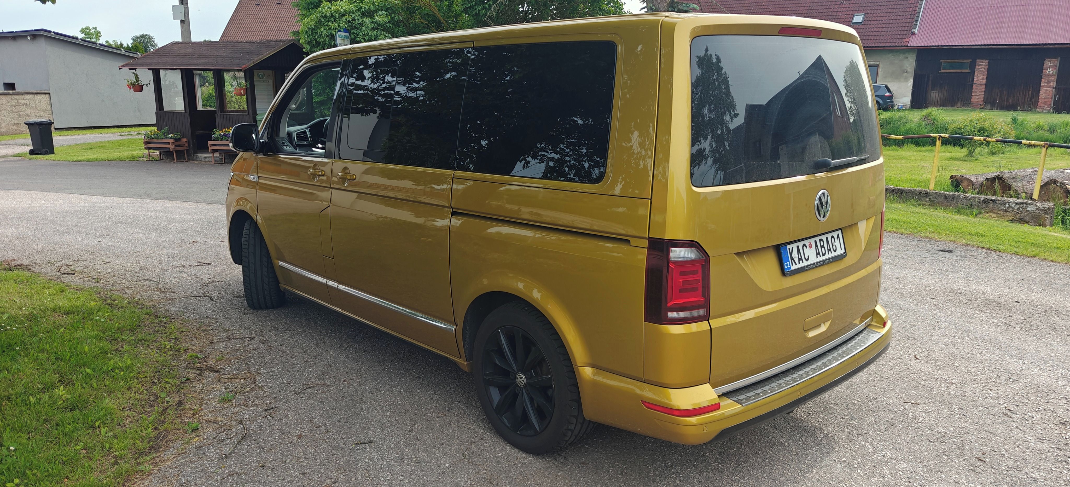 Volkswagen Multivan, 4x4 TOP STAV A VÝBAVA - fotka 3