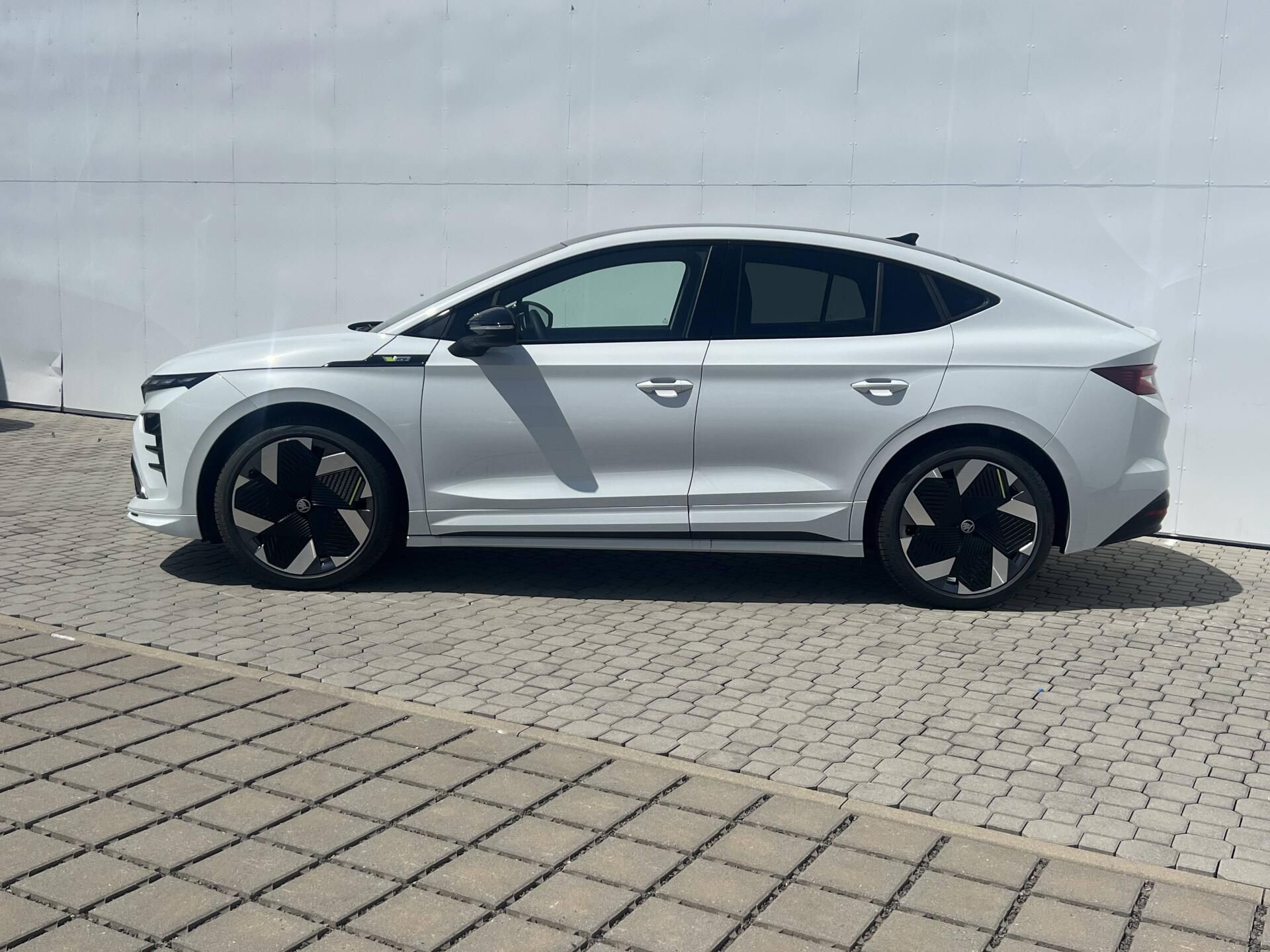 Škoda Enyaq iV, RS 4x4 84kWh - fotka 2
