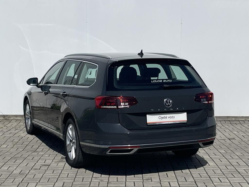 Volkswagen Passat Variant, Elegance 2.0 TDI 110 kW - fotka 6