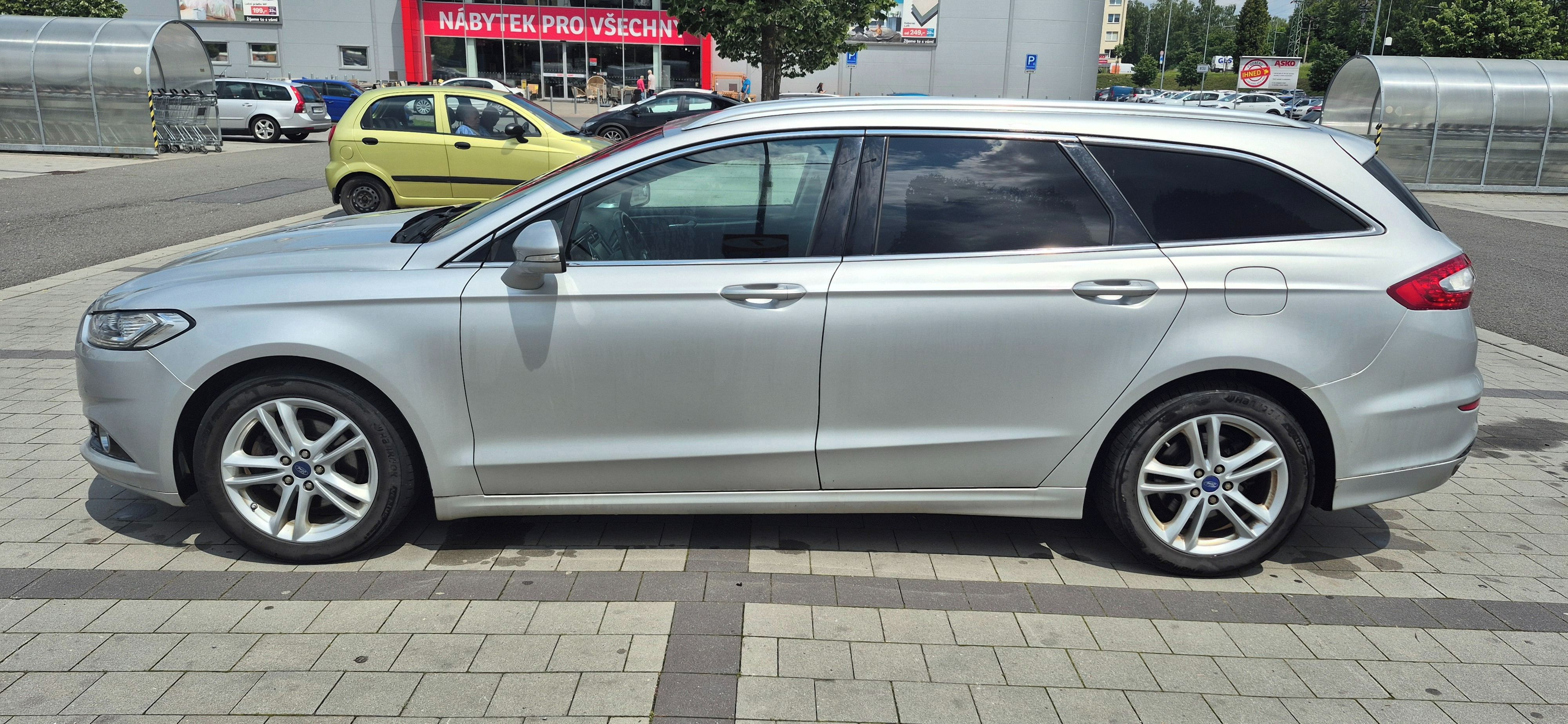 Ford Mondeo, 2.0 TDCi, Titanium, AWD, DPH - fotka 3