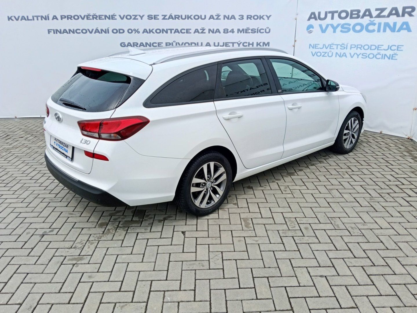 Hyundai i30, Com.1.0T-GDi Go! ČR+1.majitel! - fotka 4