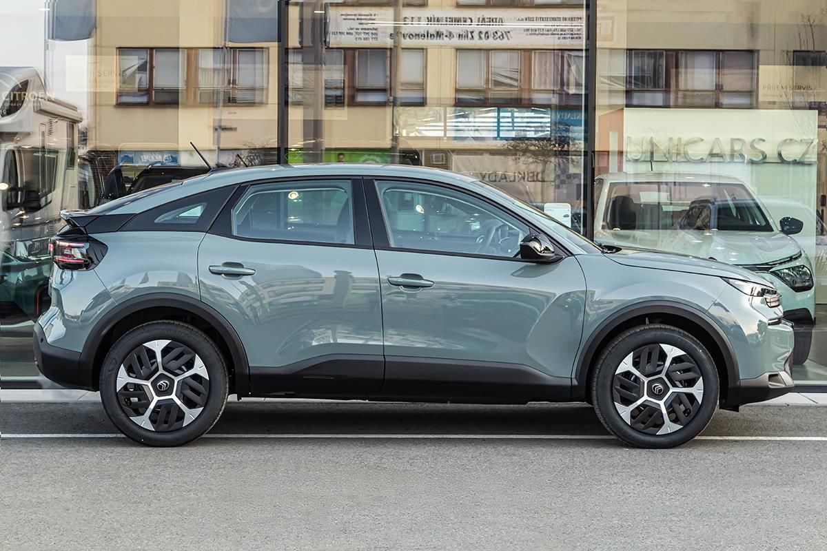 Citroën C4, 1,2 PLUS Hybrid 145k Automatic - fotka 4