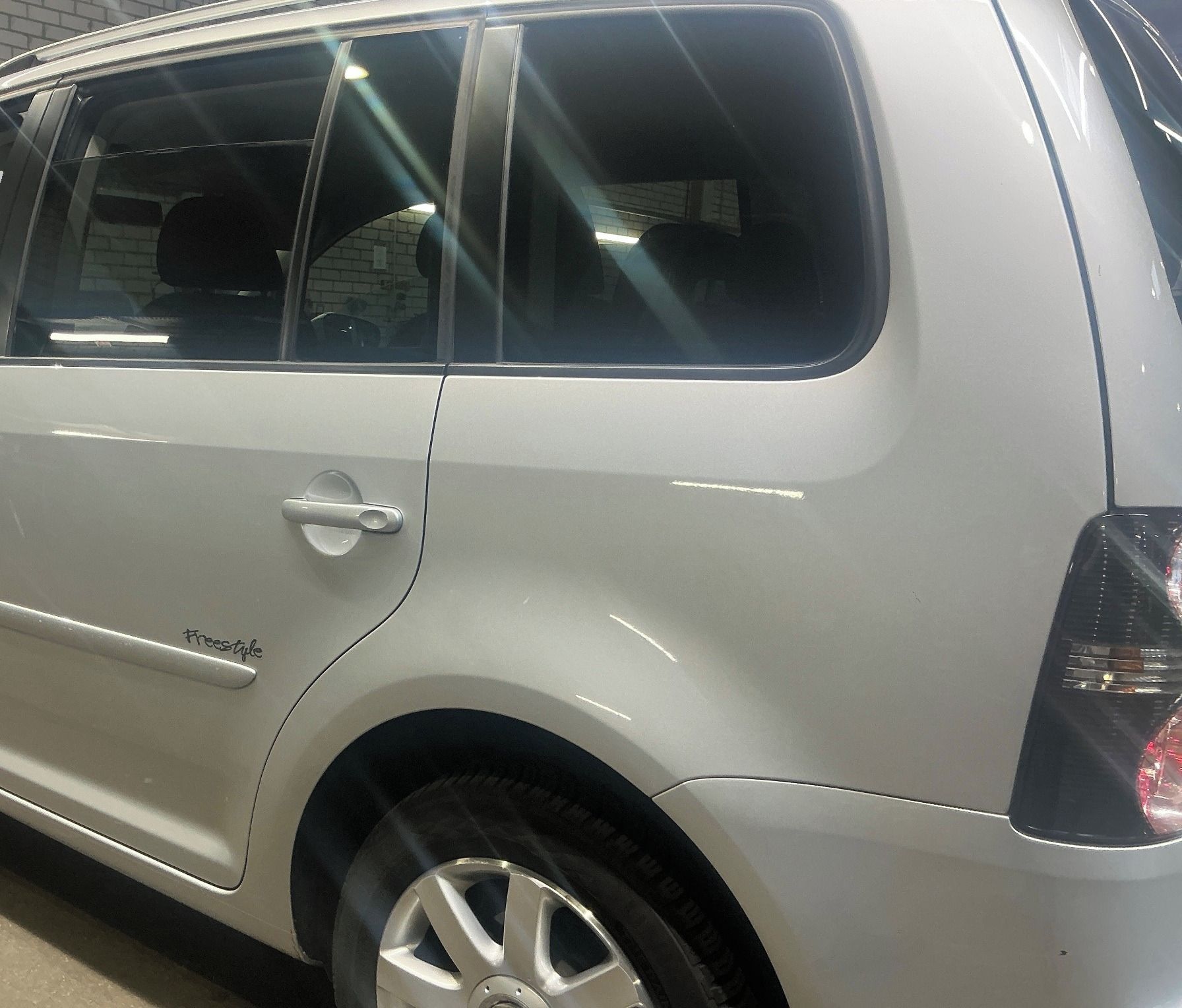 Volkswagen Touran, 1.6MPi 75KW FREESTYLE 7-MÍST - fotka 4