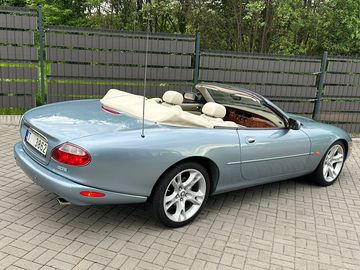 14.400km 4.2V8 2003 CALIFORNIA