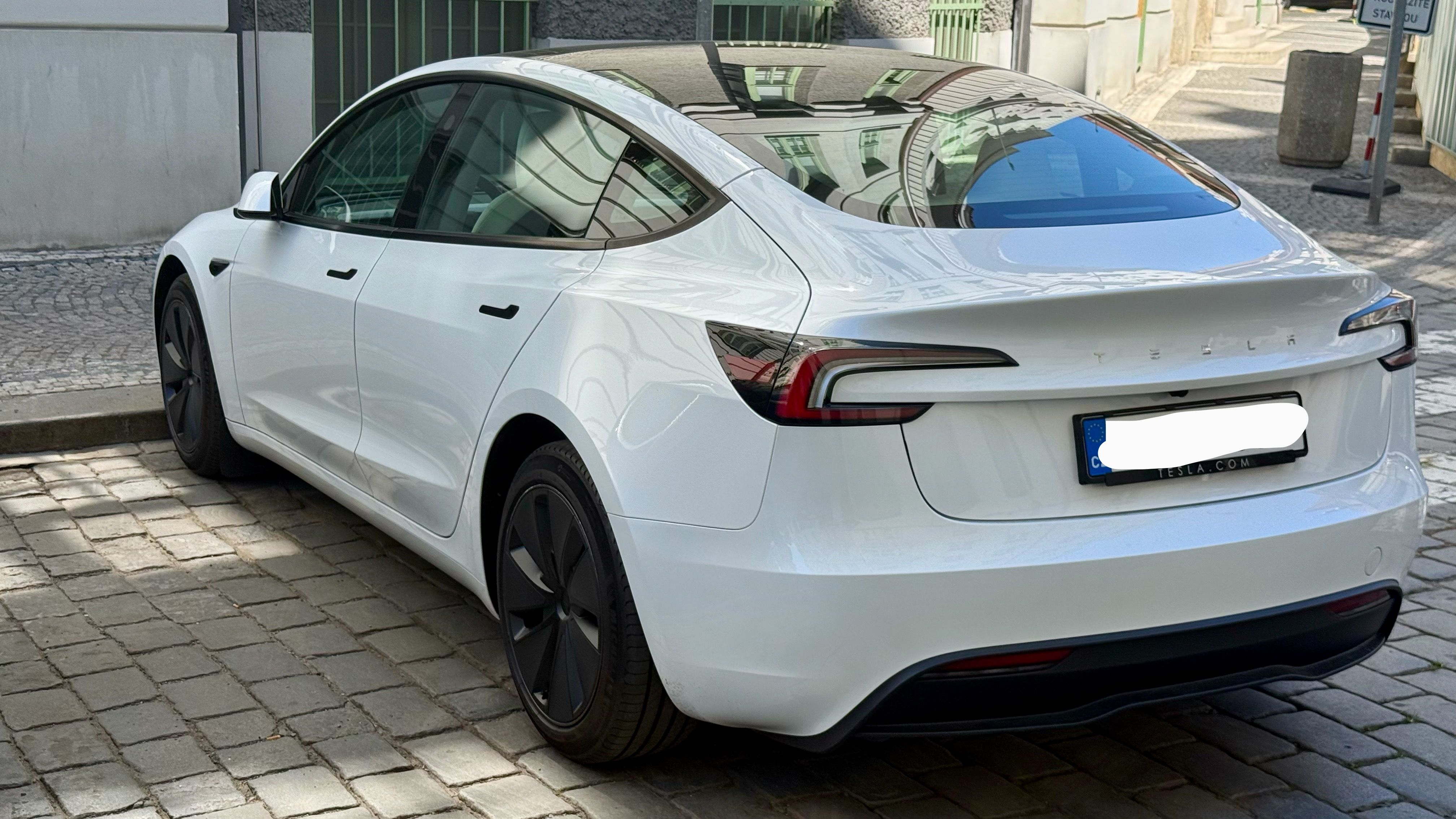 Tesla Model 3, Tesla Model 3 RWD - fotka 3