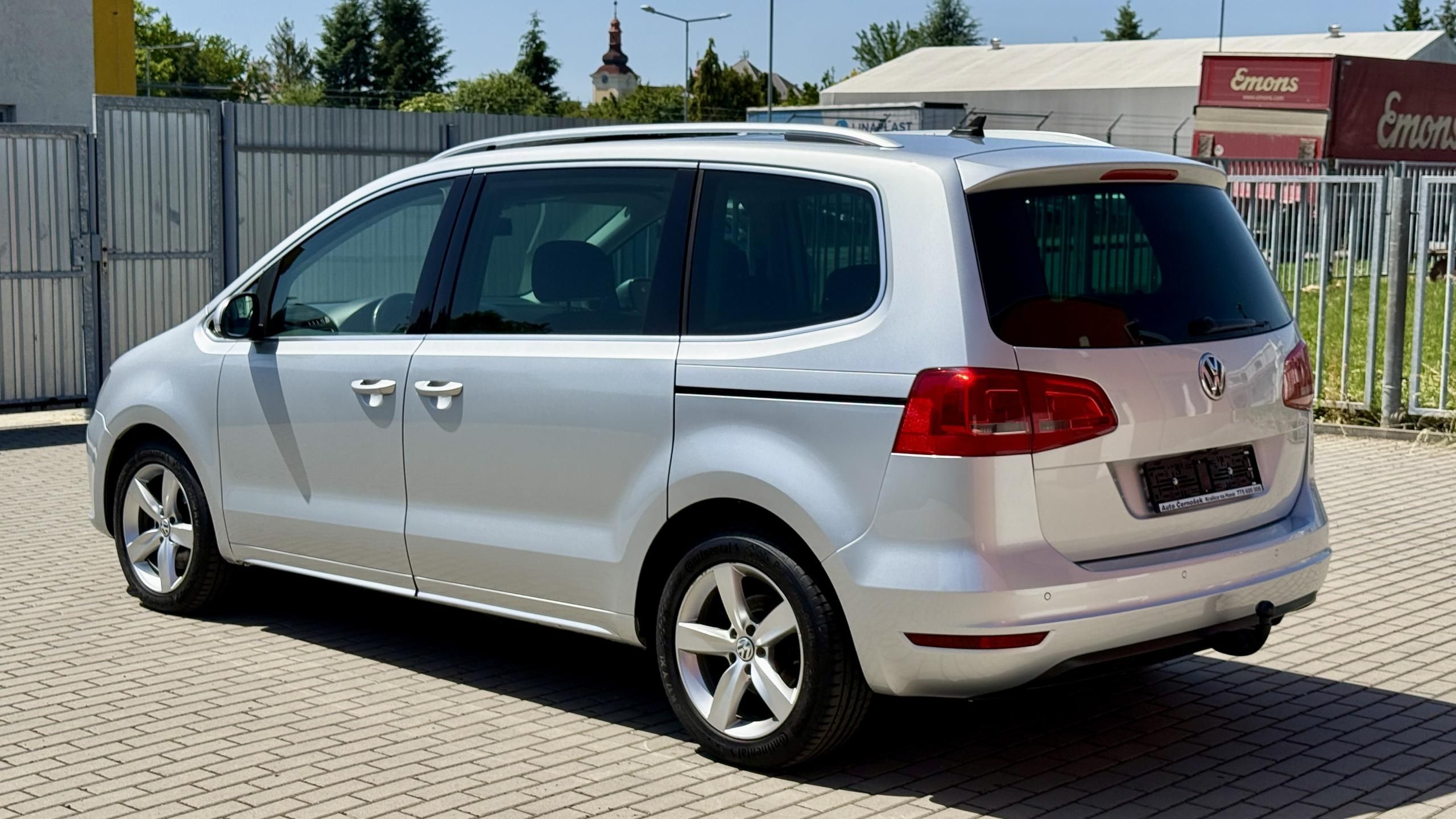 Volkswagen Sharan, 2.0TSi*147kW*DSG*7MÍST*WEBASTO - fotka 2