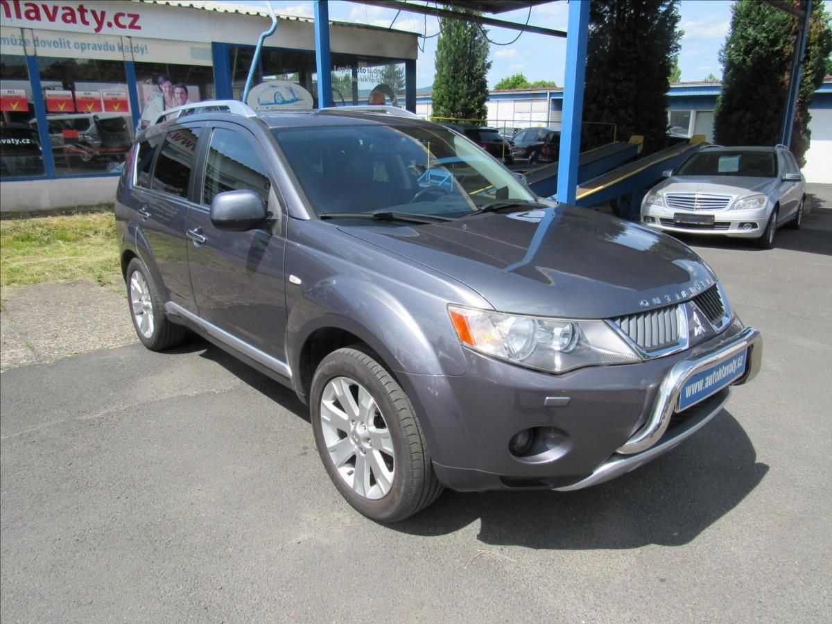 Mitsubishi Outlander, 2,4 MIVEC 125kW 4x4 Automat - fotka 3