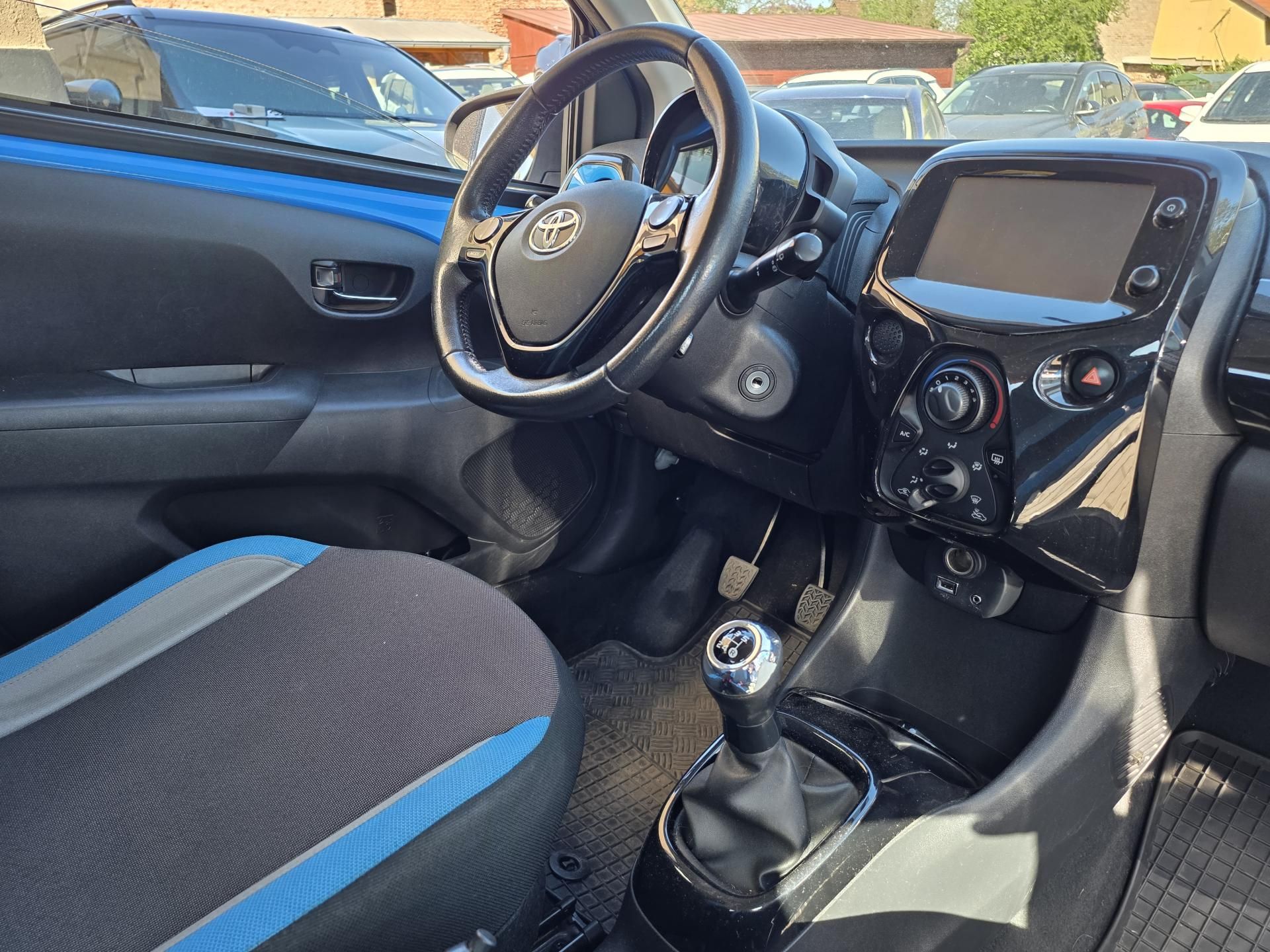 Toyota Aygo, 1.0-KLIMA-ALU-POSILOVAČ - fotka 2