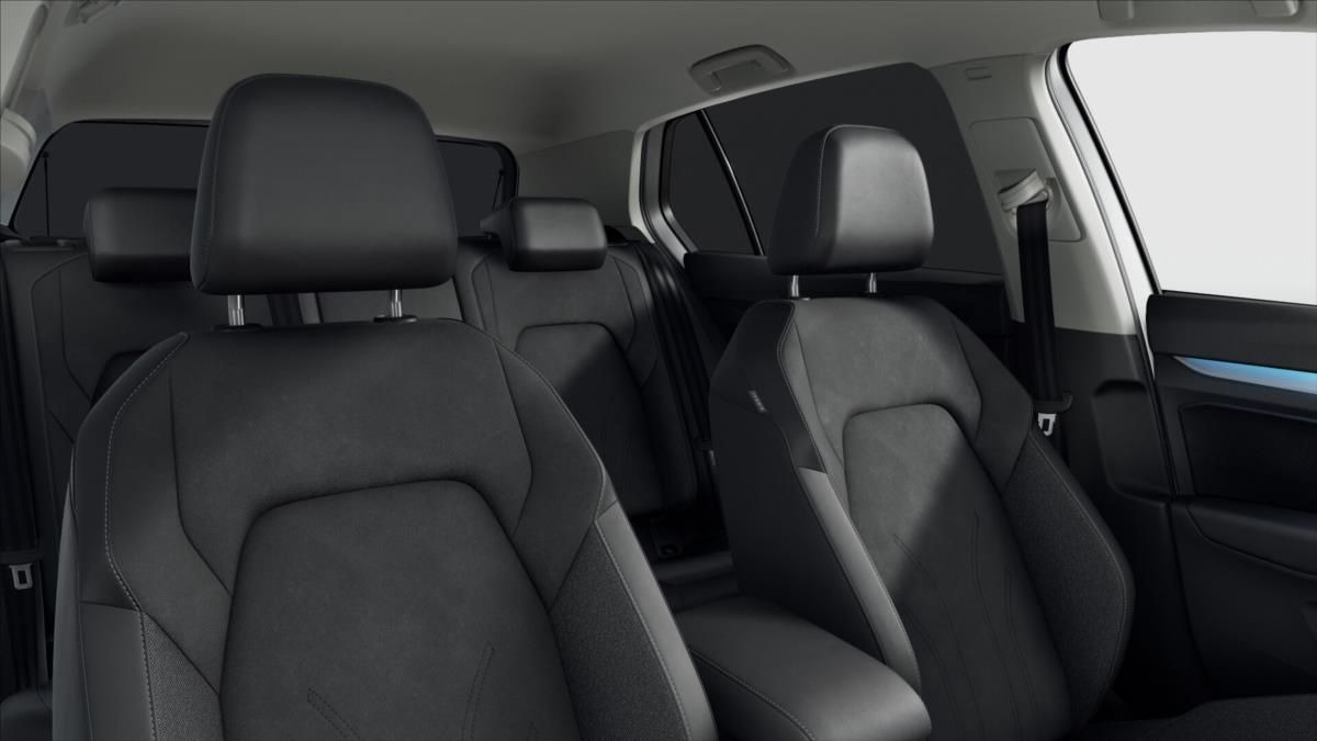 Volkswagen Golf, 1,5 TSI eHybrid 150 kW 6DSG  P - fotka 6