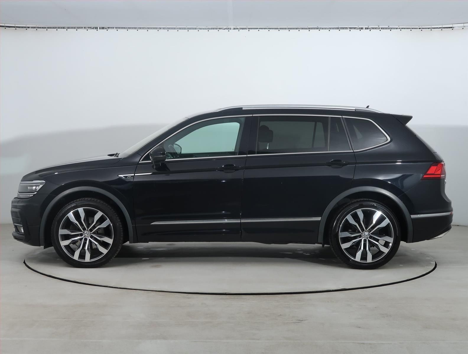 Volkswagen Tiguan Allspace, 2.0 TSI, R-Line, 4X4, Automat - fotka 3