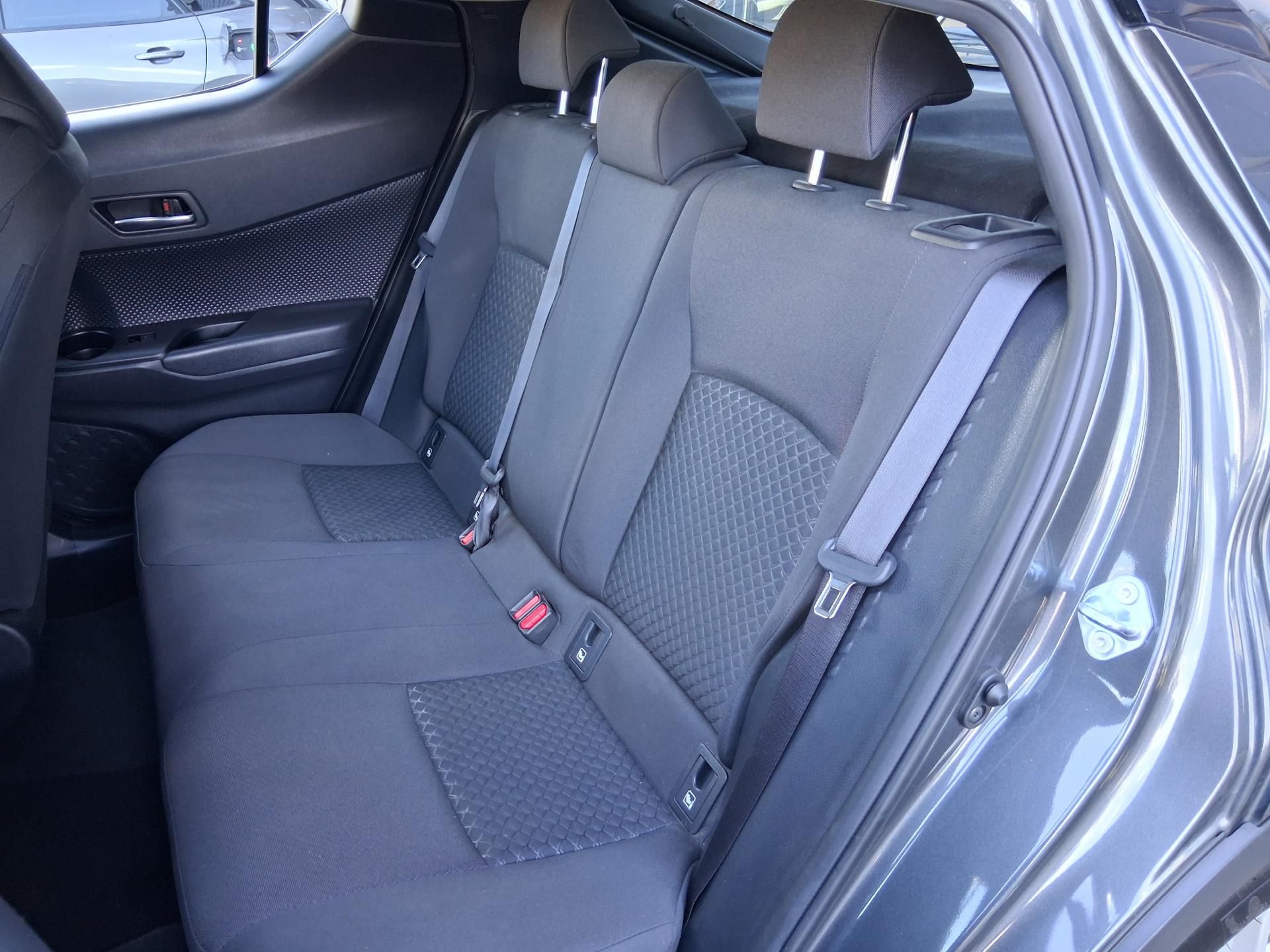 Toyota C-HR, COMFORT BUSINESS 1.8 Hyb. 90kW - fotka 5