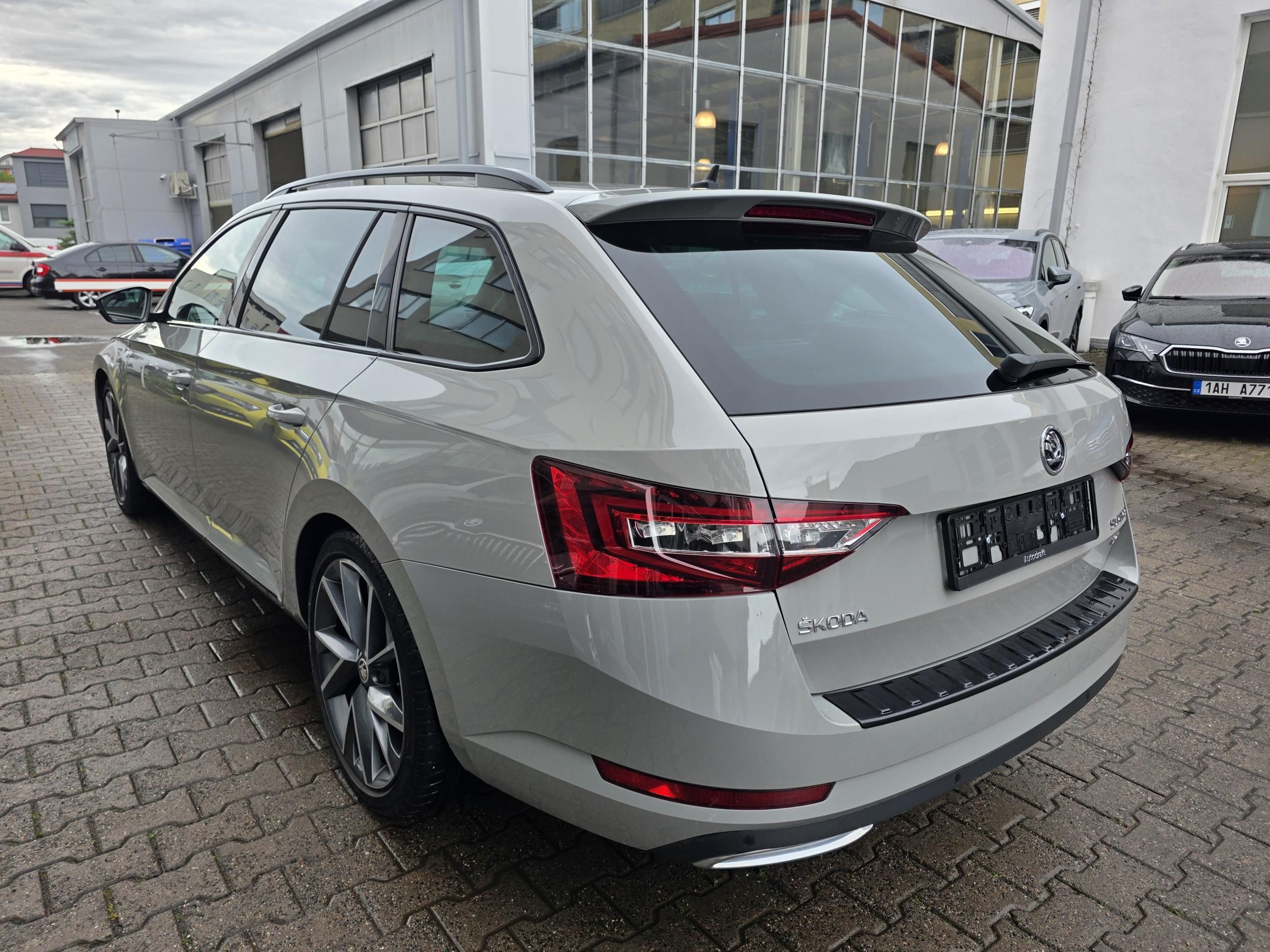 Škoda Superb, 4x4 2.0 TDI 140kW DSG - fotka 4
