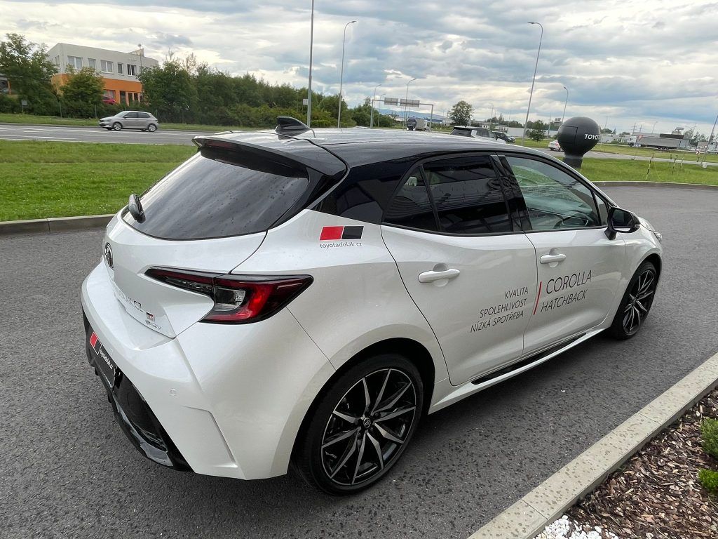 Toyota Corolla, 2.0 Hybrid GR SPORT - fotka 5