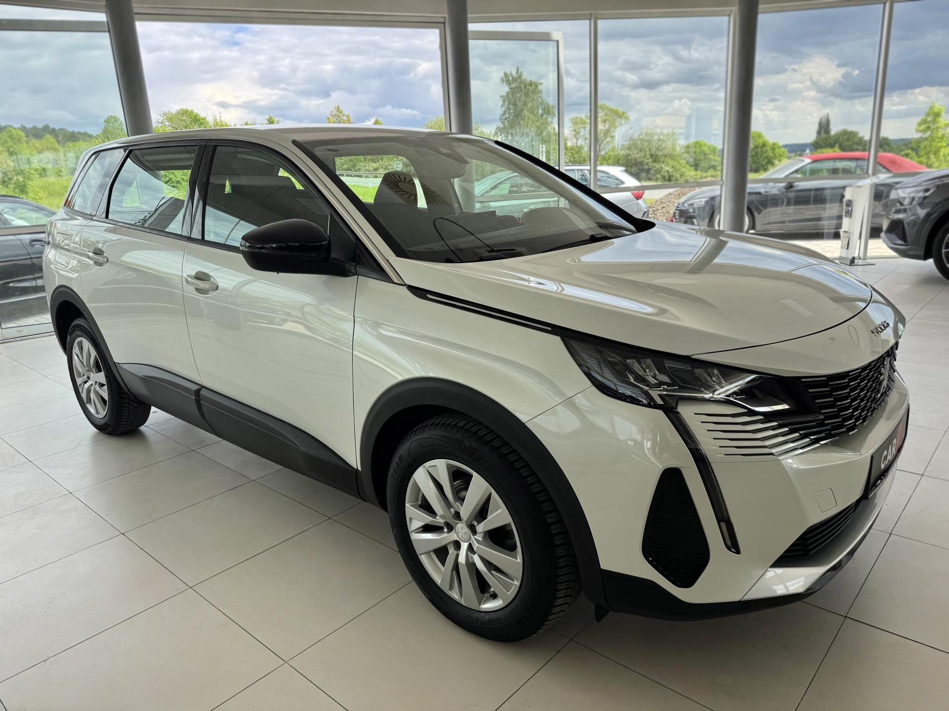 Peugeot 5008, 1,2PT AUT*96kW*Kamera*7MÍST - fotka 4