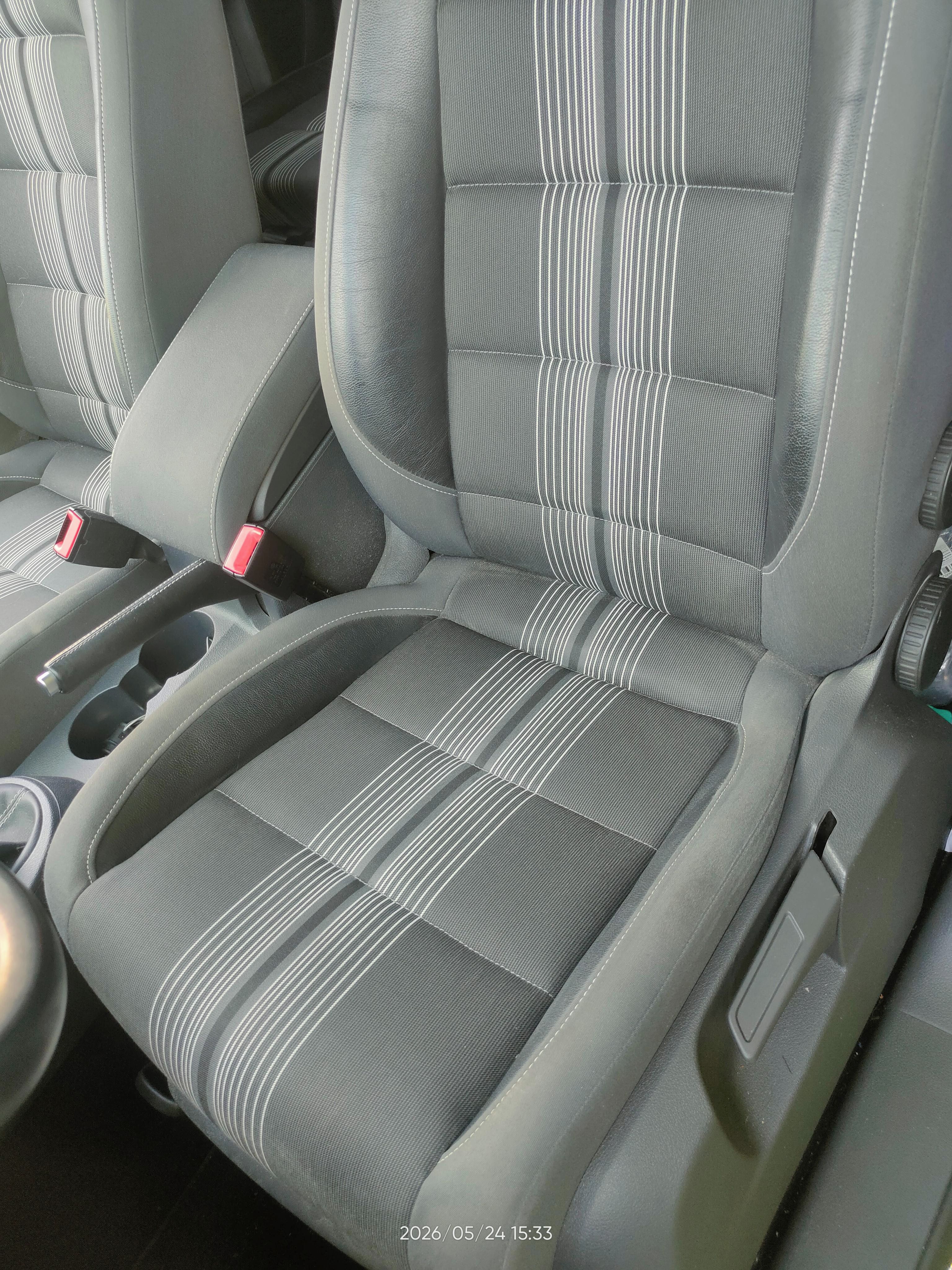 Volkswagen Touran, 1.6tdi 77kw webasco serviska - fotka 6