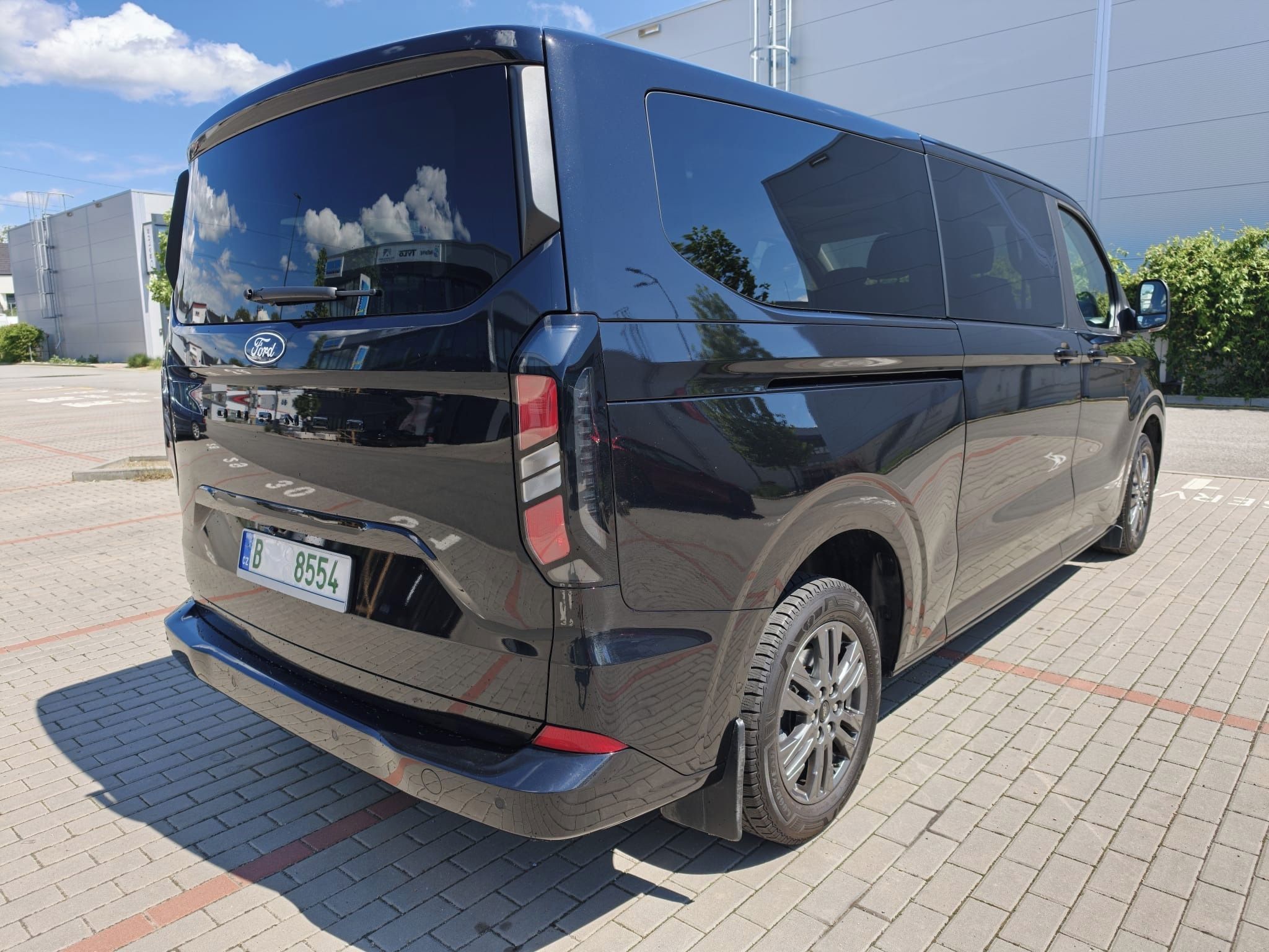 Ford Tourneo Custom, Titanium L2 Aut. 9 mist - fotka 3