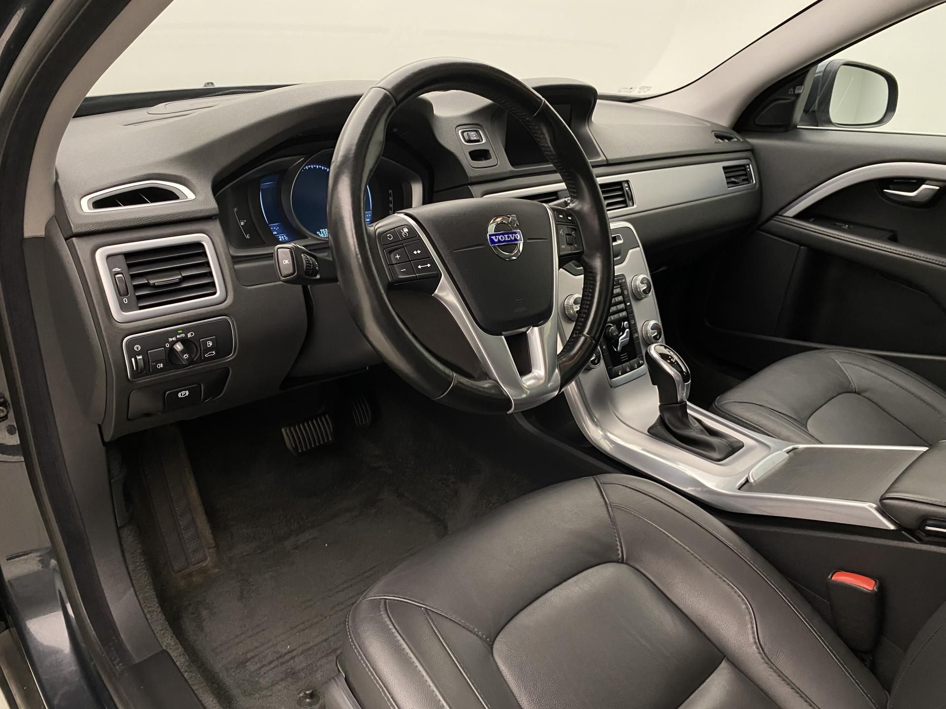 Volvo V70, D3 MOMENTUM AUT - fotka 4