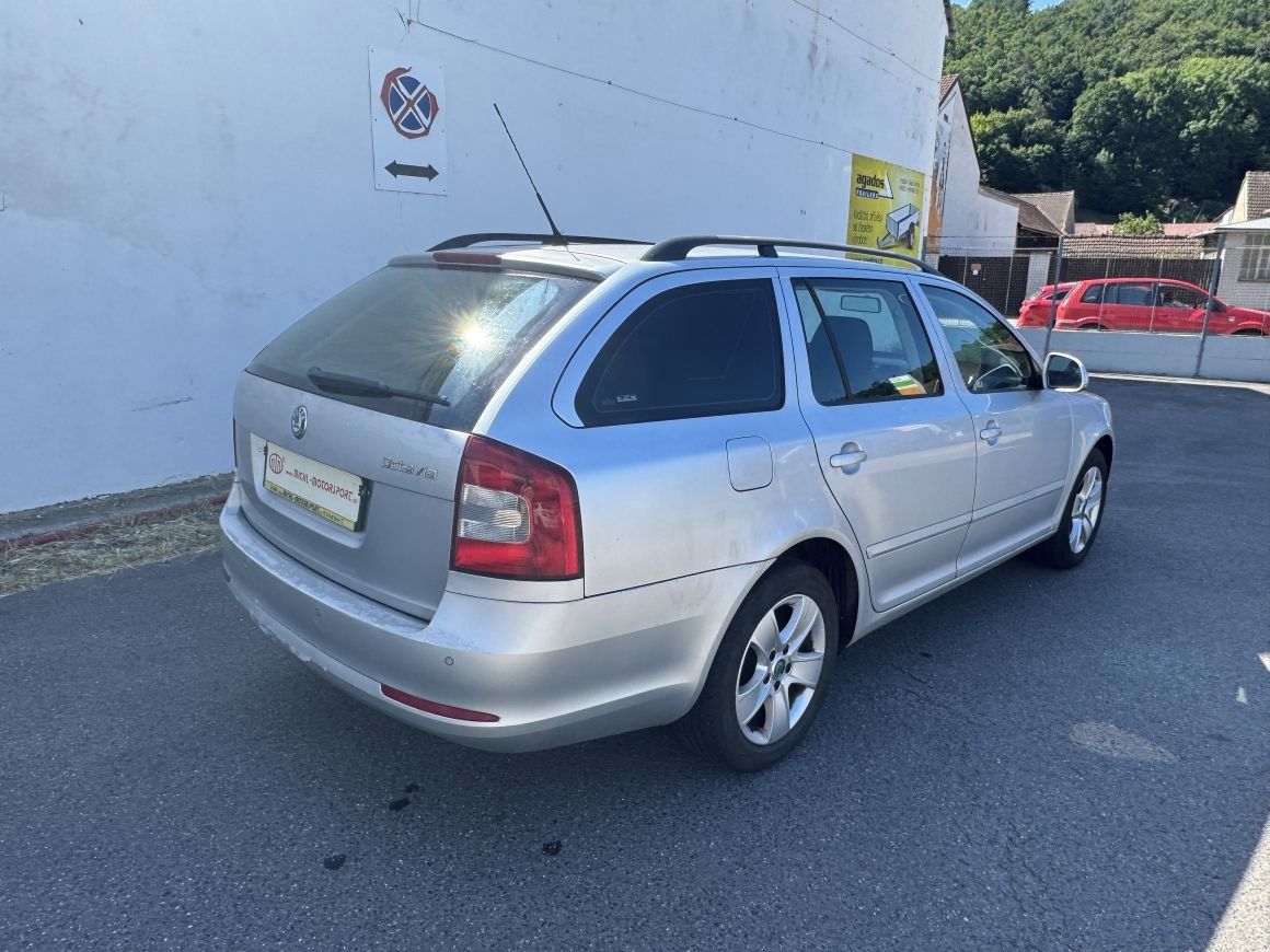 Škoda Octavia, Combi Elegance 1,9 TDI - fotka 5