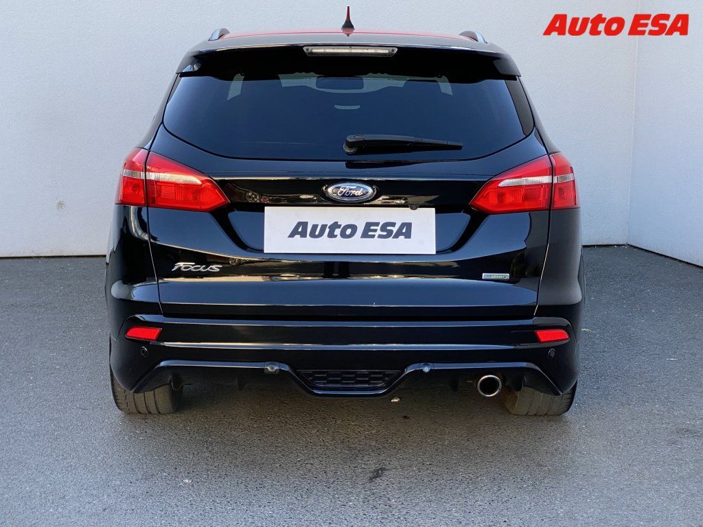 Ford Focus, 1.5 EcoBoost Turnier,navi - fotka 5