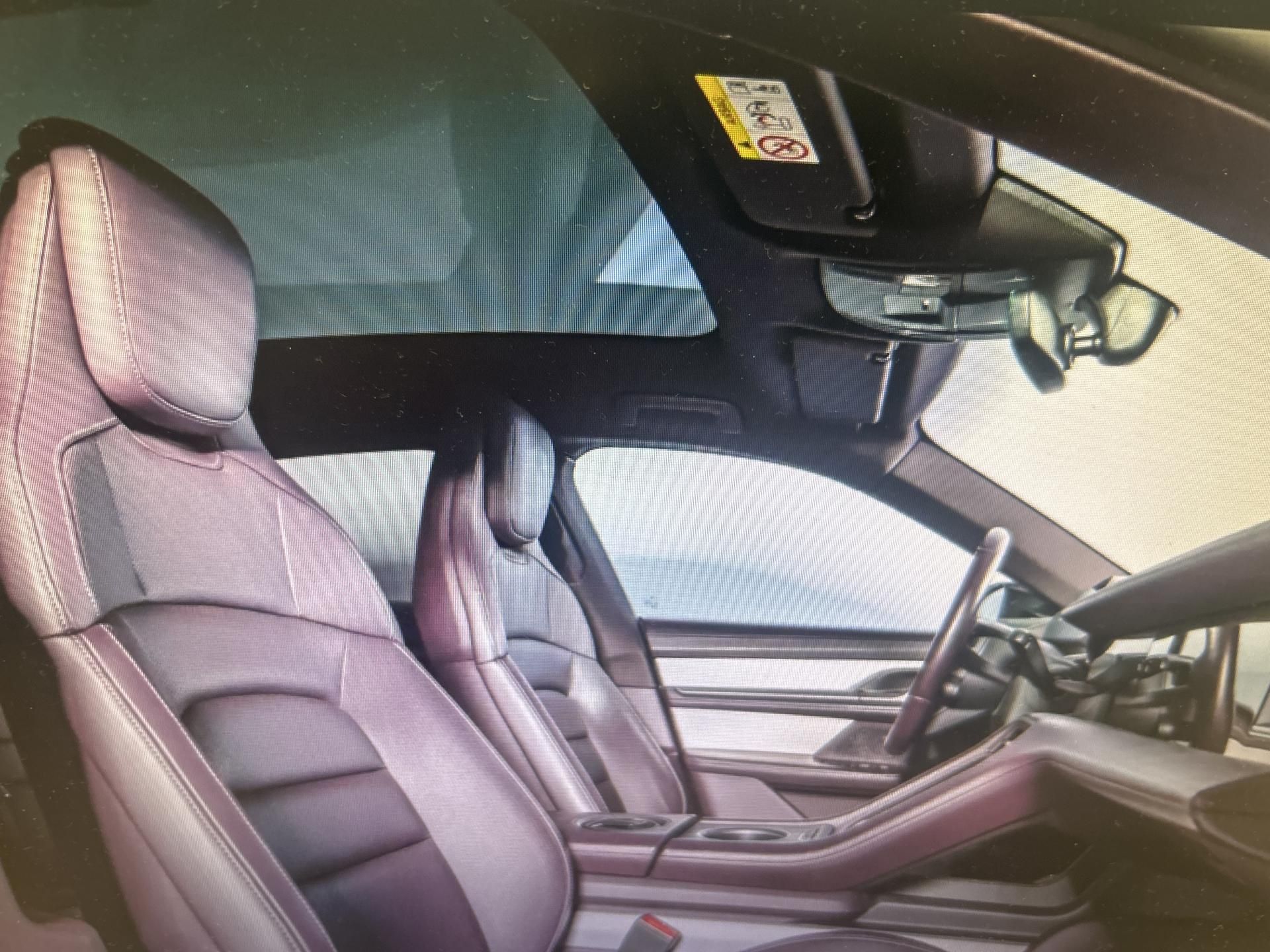 Porsche Taycan, 4 CROSS TURISMO 95% - fotka 6