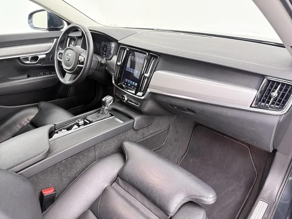 Volvo V90, 2.0 D4 140kW AUT. Momentum TZ - fotka 4