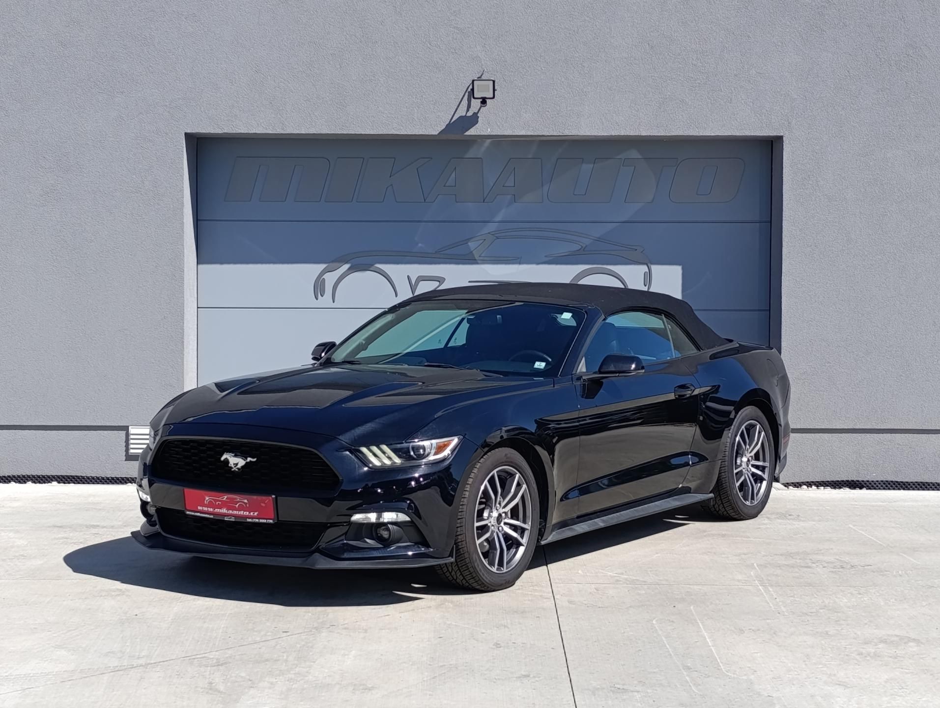 Ford Mustang, 2.3 ECOBOOST CONVERTIBLE - fotka 2