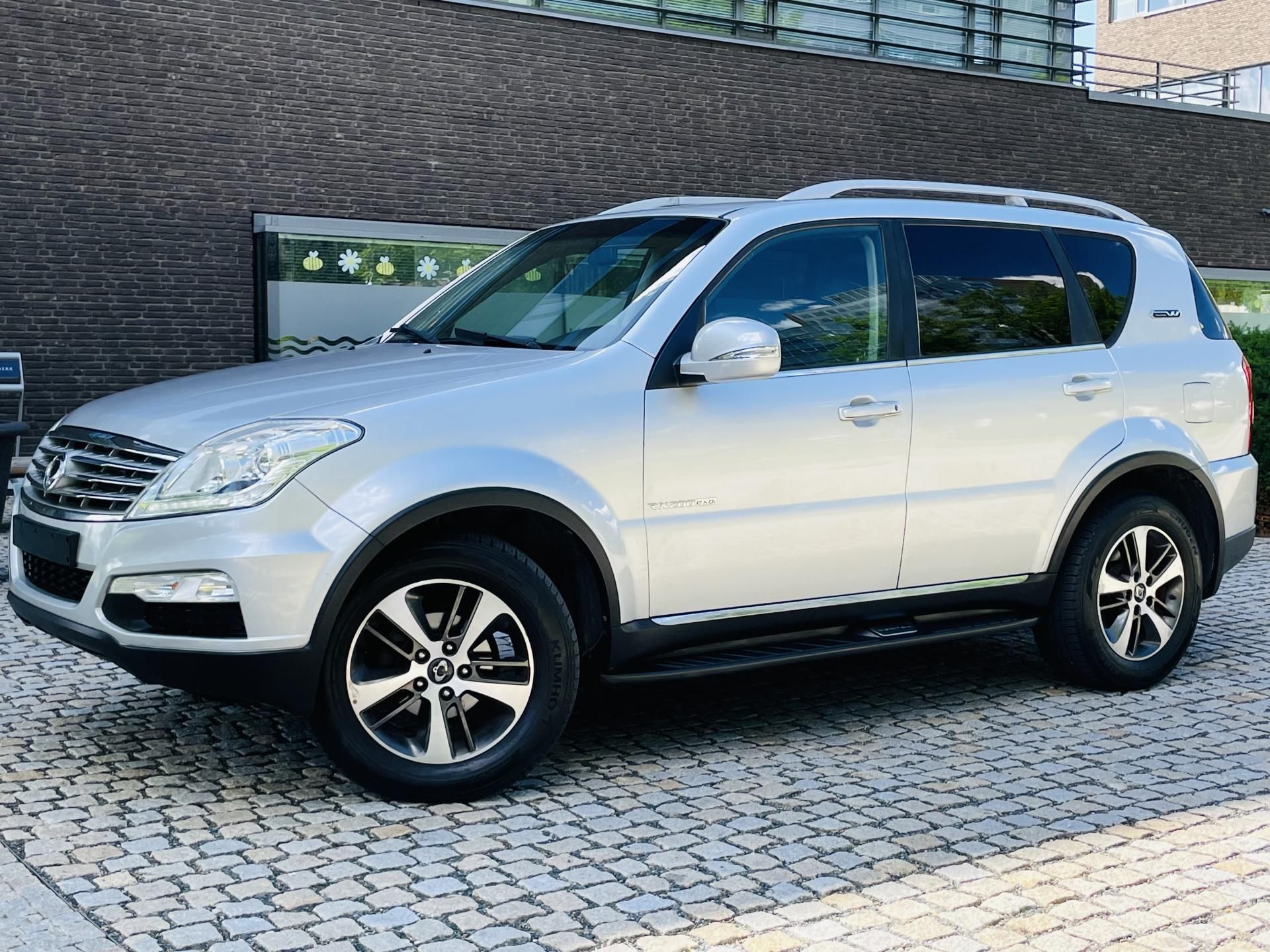 SsangYong Rexton, 2.2TD 4x4 AUT KAM 7MÍST TAŽNÉ - fotka 2