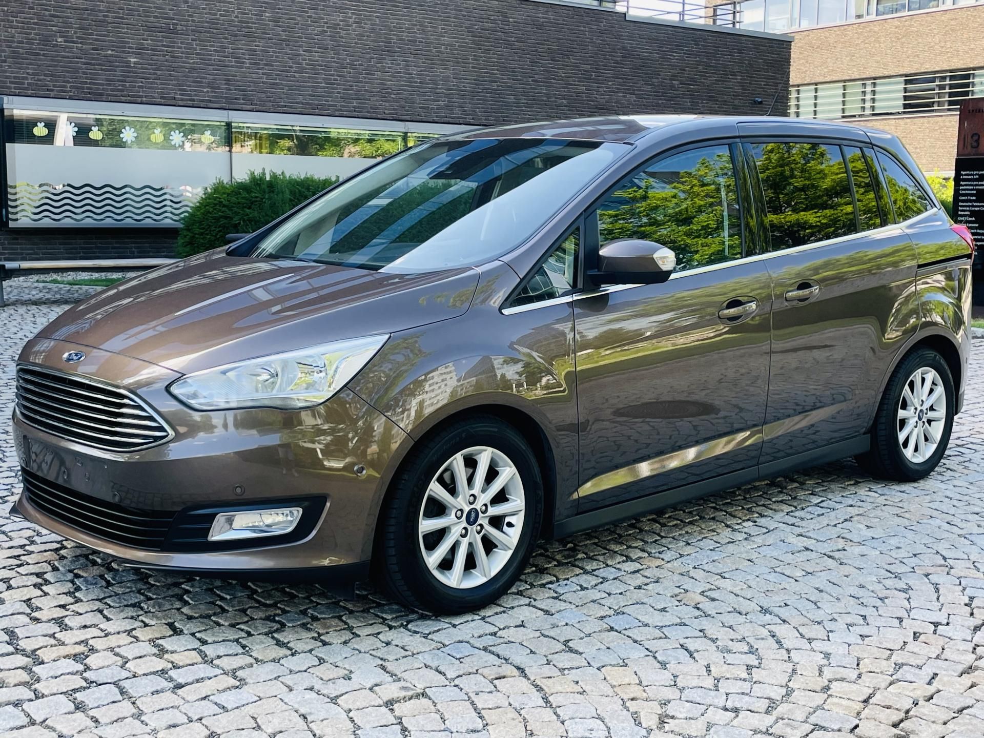 Ford Grand C-MAX, 2.0TDCi MAN TAŽNÉ 1MAJITEL - fotka 5