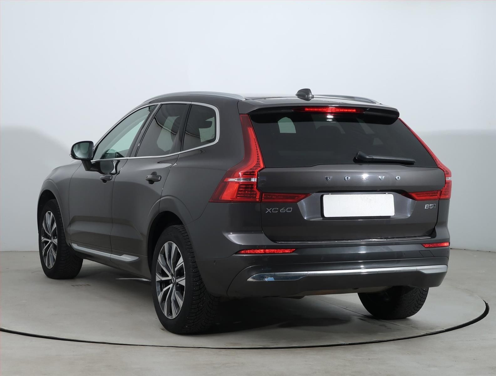Volvo XC60, B5 AWD, Inscription, 4X4 - fotka 4